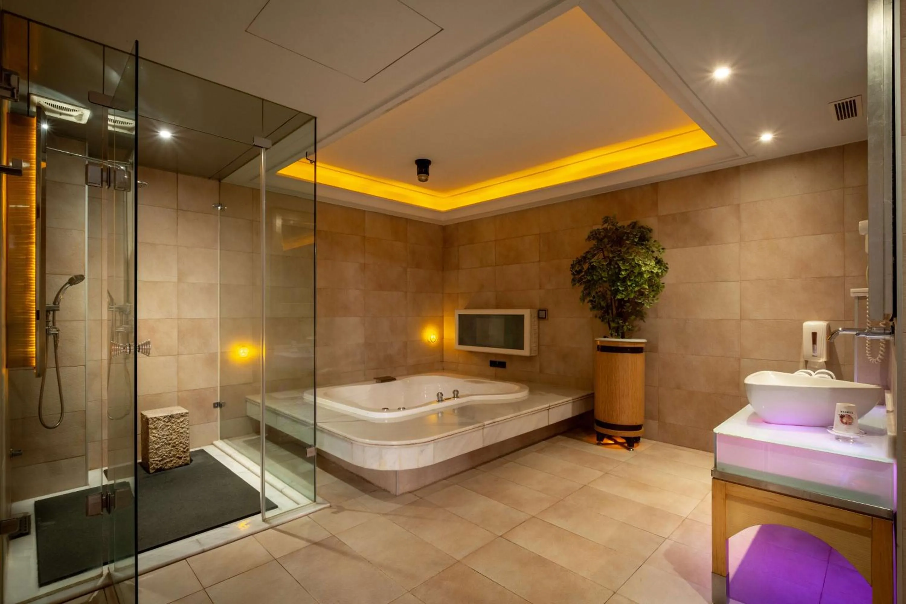 Bathroom in In-stone Motel