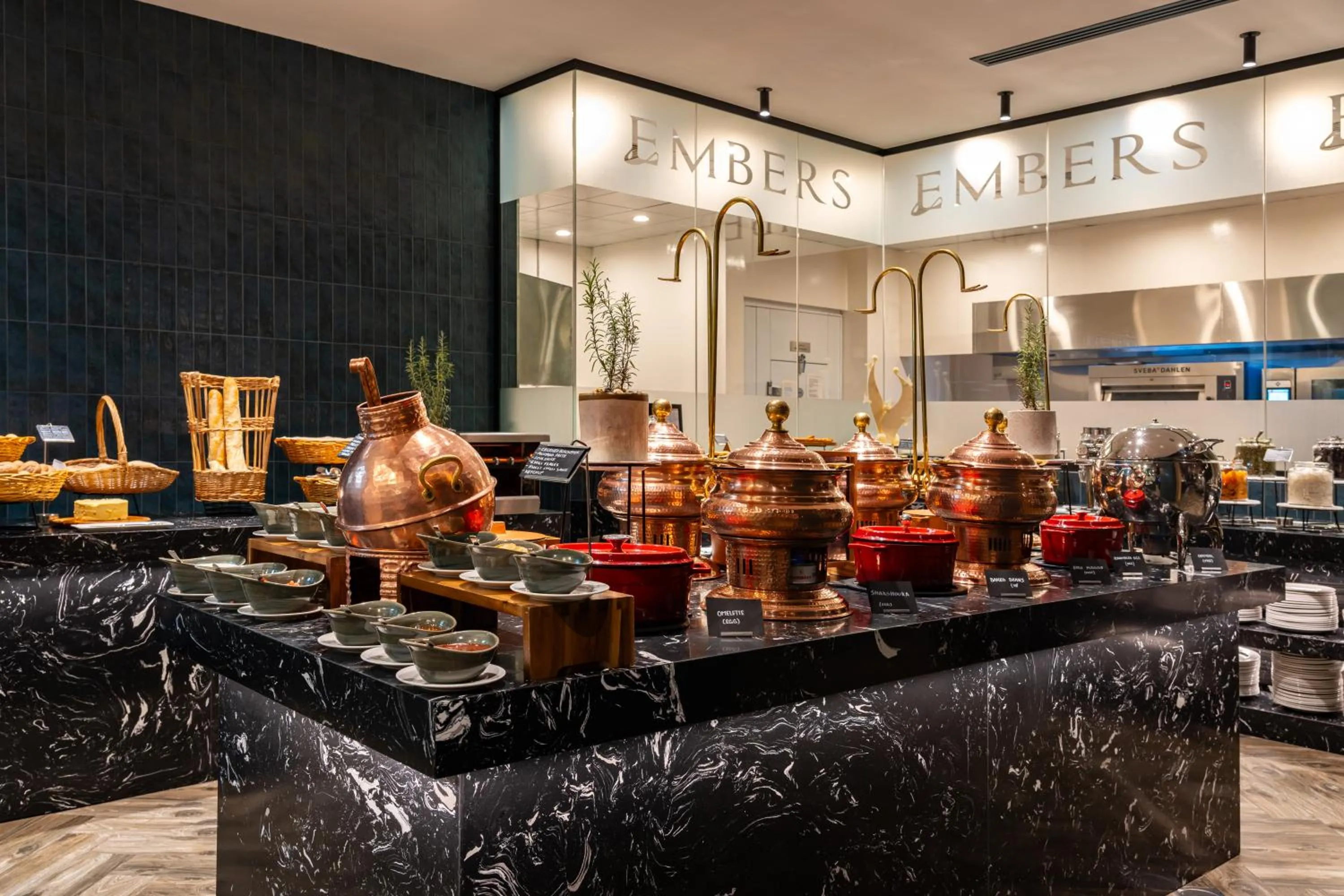 Restaurant/places to eat in Novotel Dubai World Trade Centre