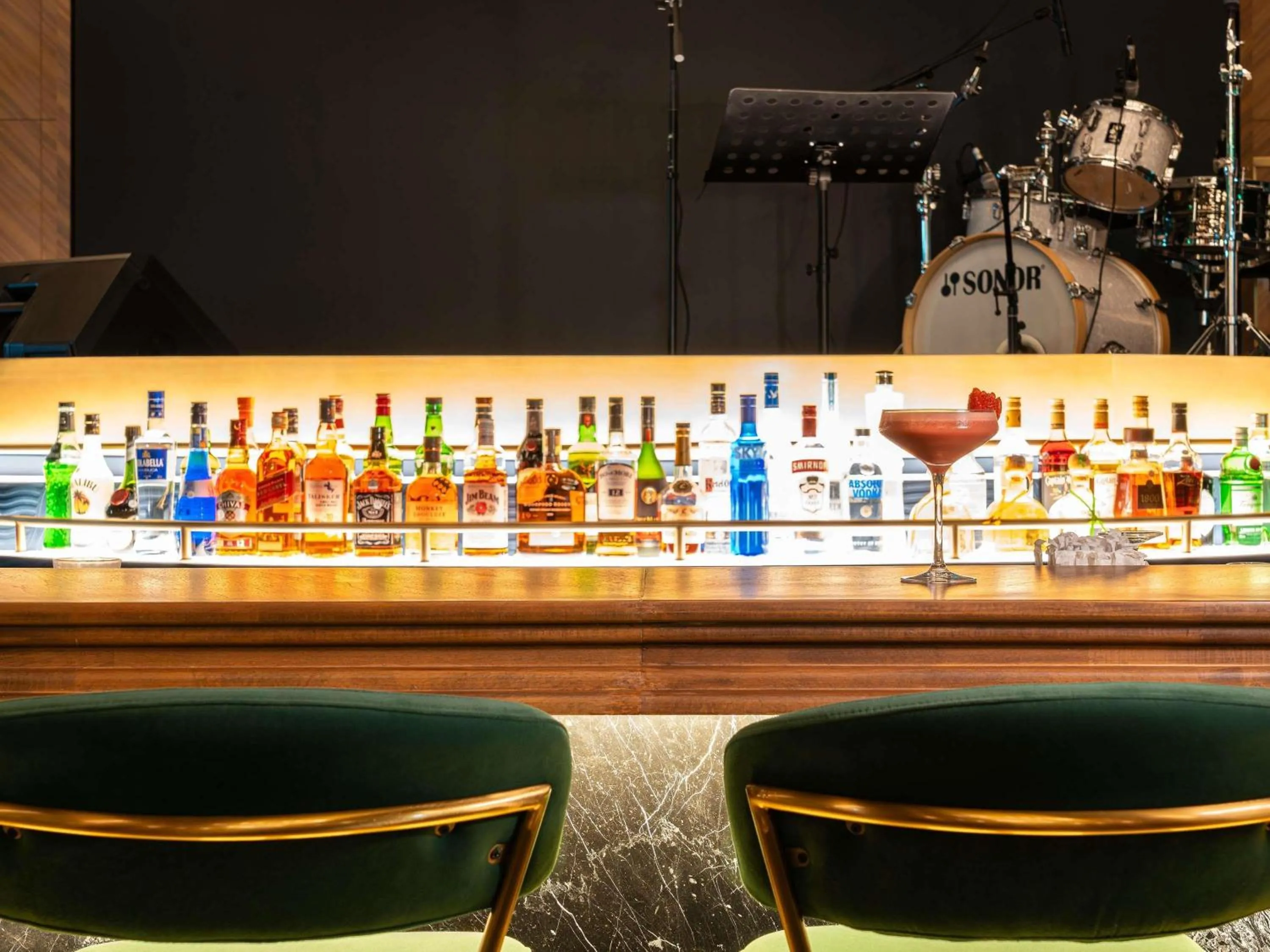 Lounge or bar in Novotel Dubai World Trade Centre