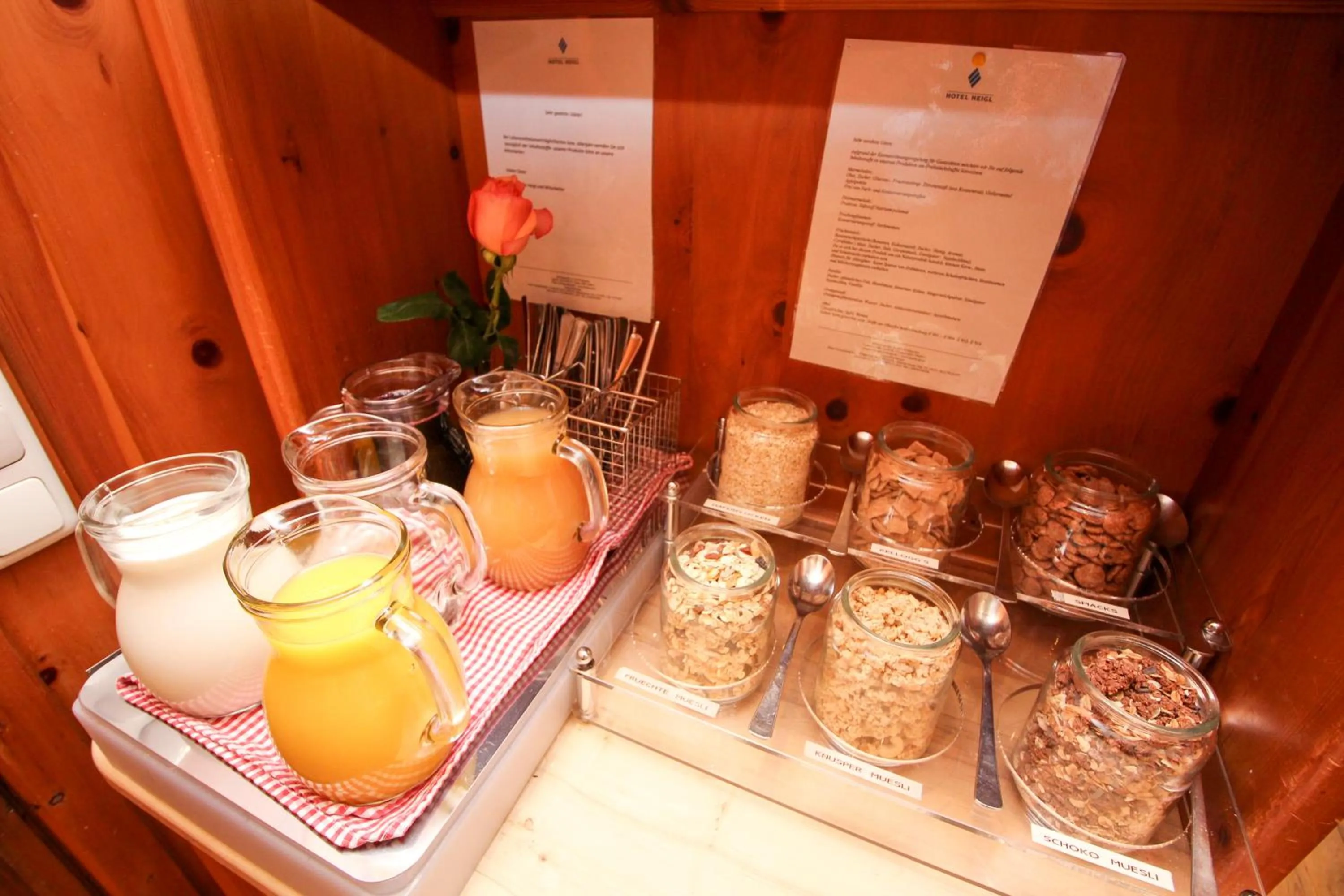 Buffet breakfast in Hotel Heigl