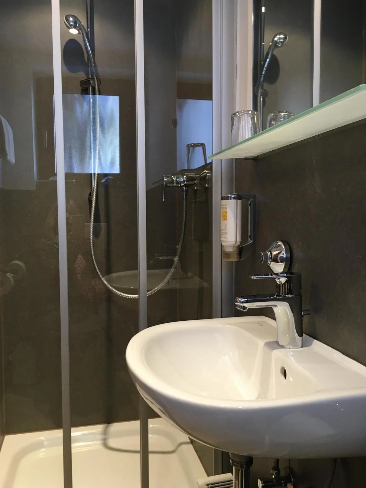 Shower in Hotel Heigl