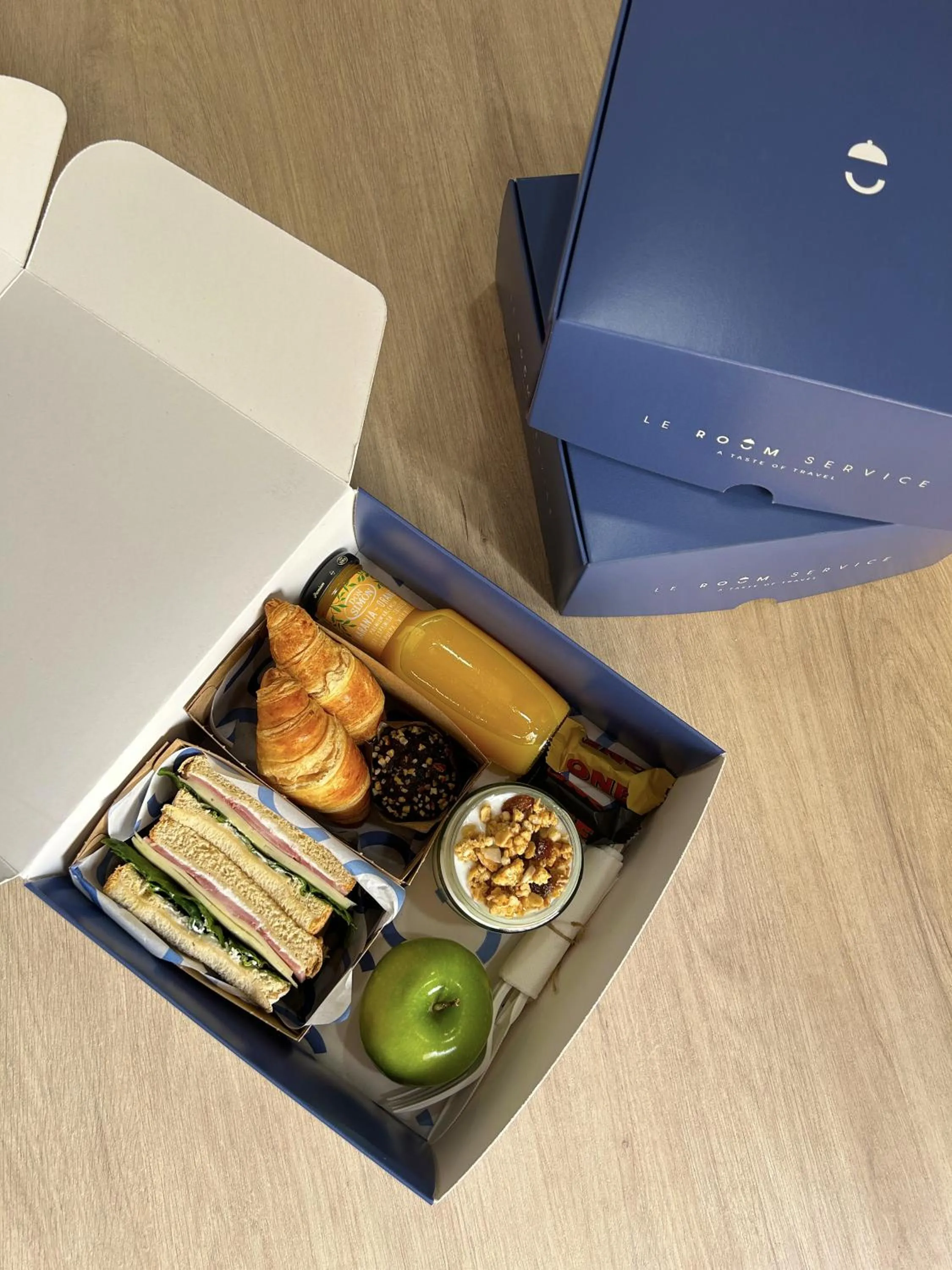 Breakfast in Gran View Apartments