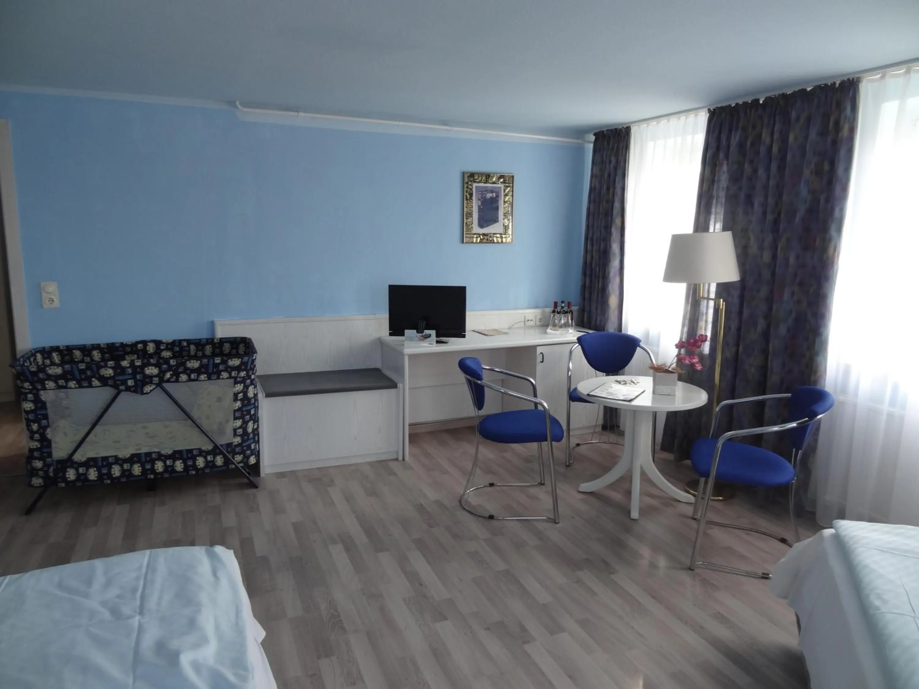 Living room, Bed in Hotel Elisenhof