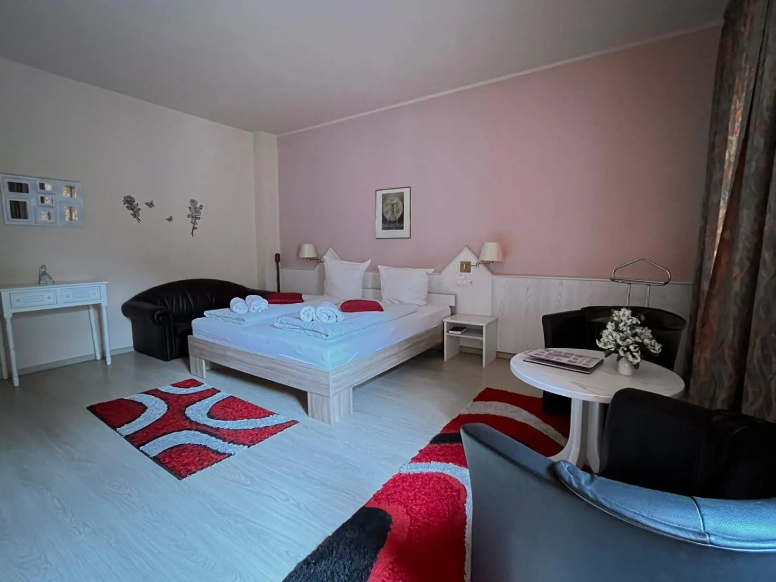 Photo of the whole room, Bed in Hotel Elisenhof