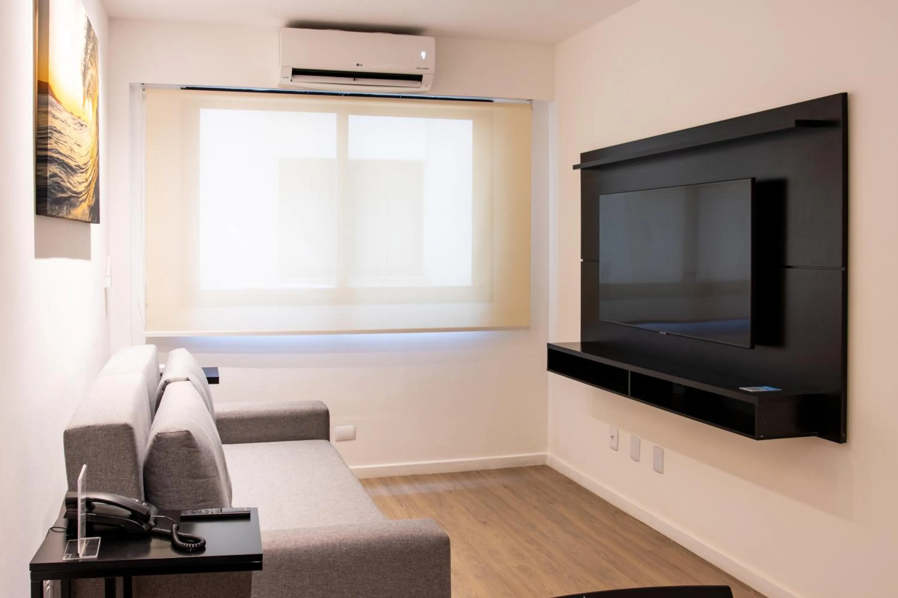 TV and multimedia in Anna Suites Ipanema by Arena Hotéis