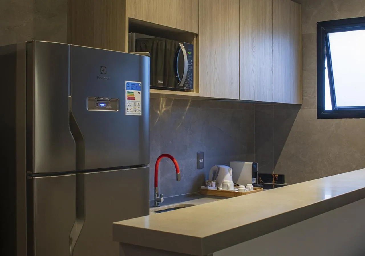 Kitchen or kitchenette in Anna Suites Ipanema by Arena Hotéis