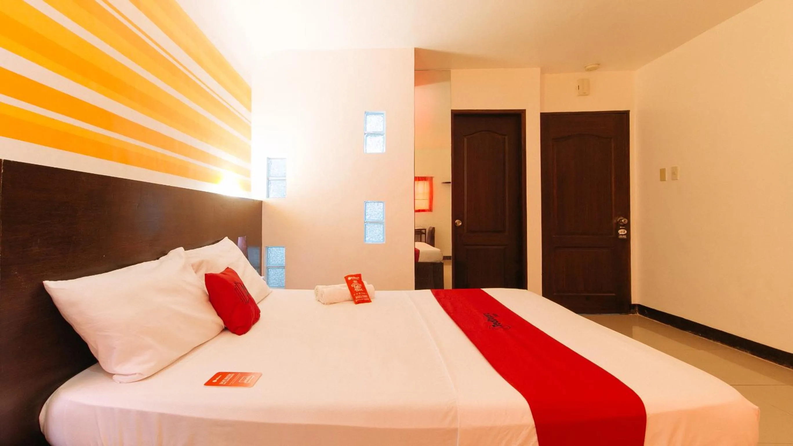 Bed in RedDoorz @ EL Runway Hotel Bulacan