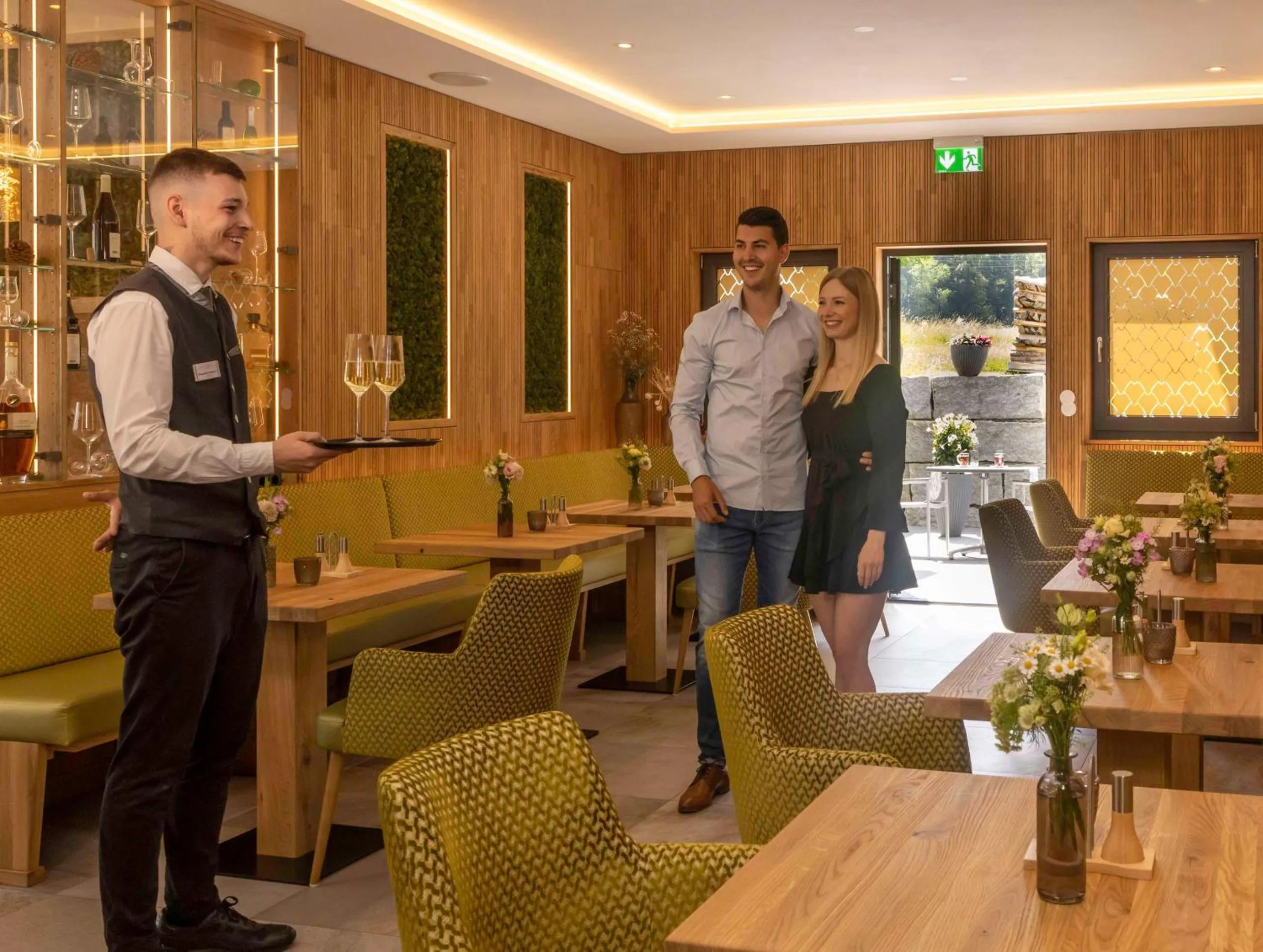 Lounge or bar in Wellnesshotel Sonnenhof & Sonnhalde