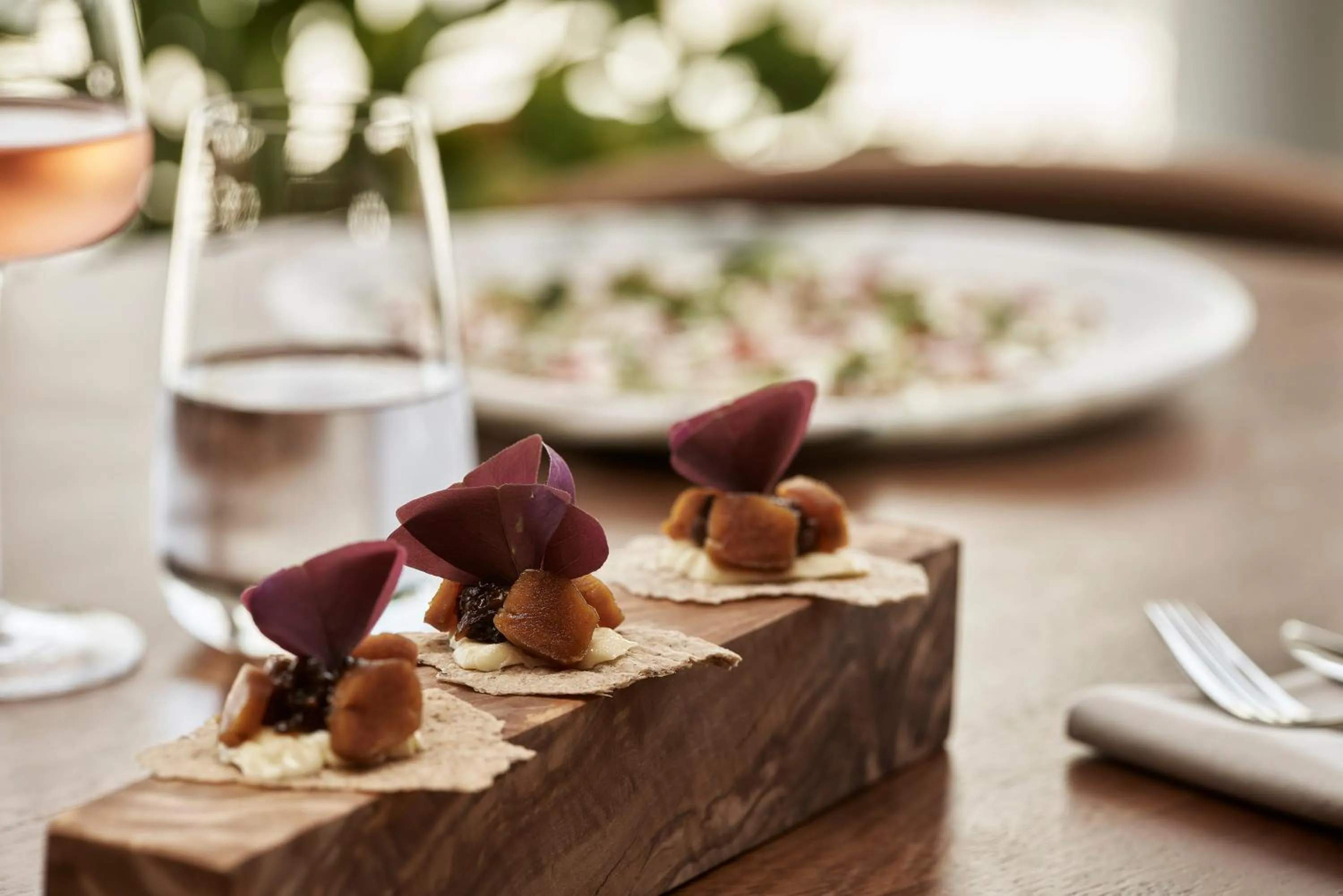 Restaurant/places to eat in The Olivar Suites