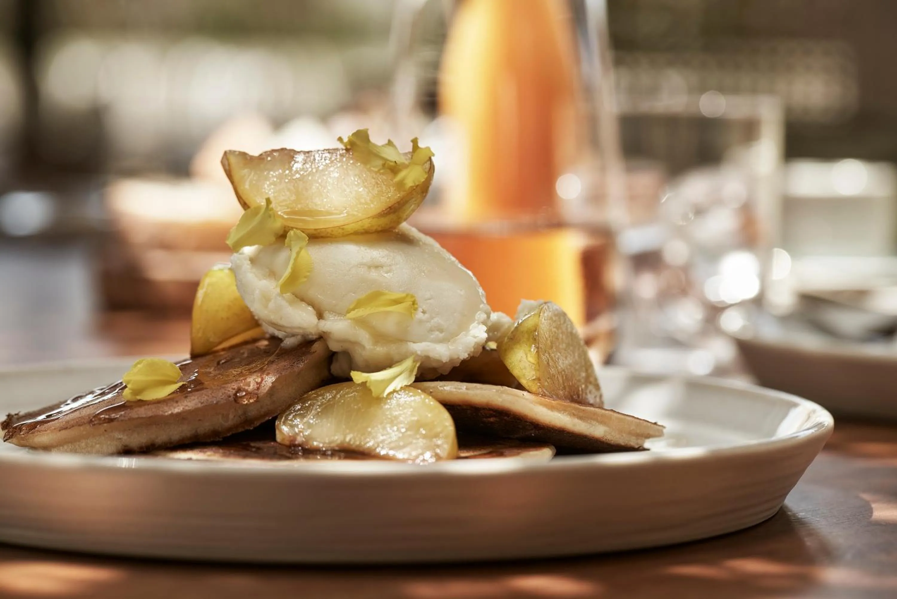 Restaurant/places to eat in The Olivar Suites