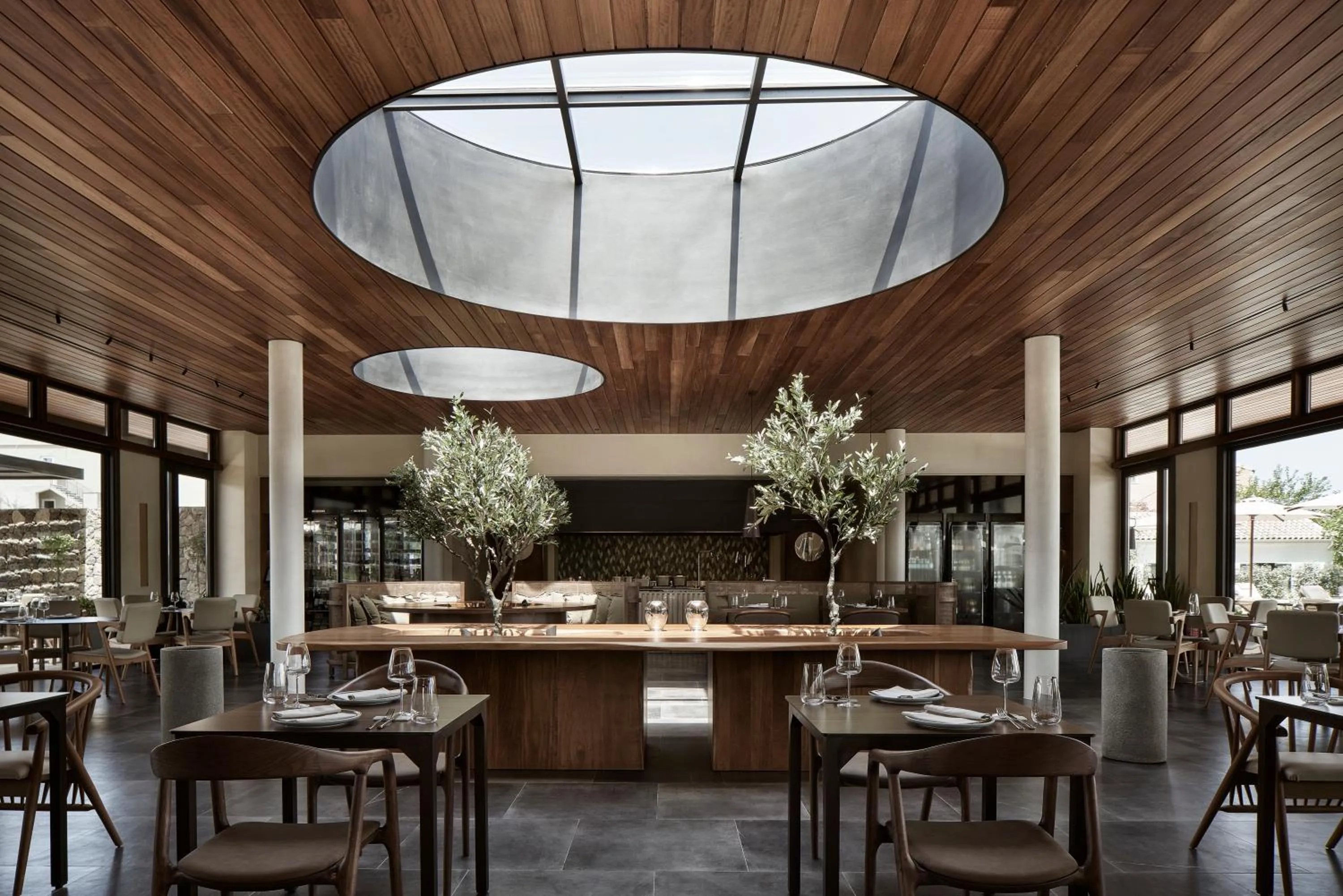 Restaurant/places to eat in The Olivar Suites