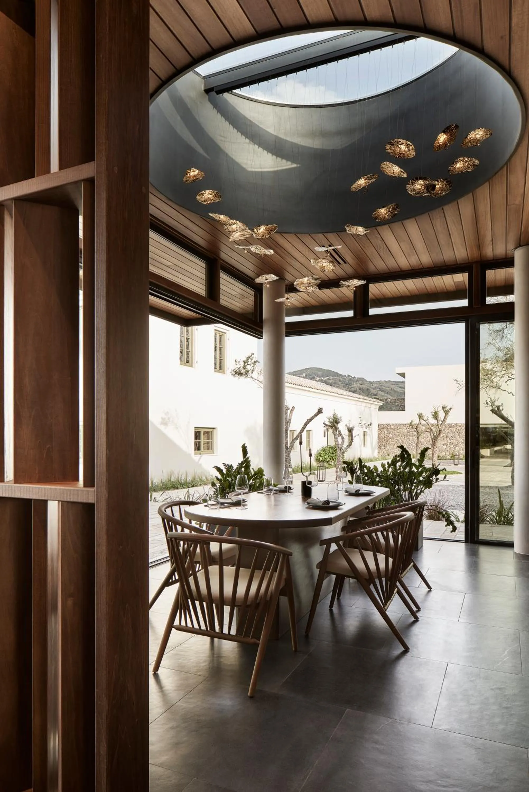 Restaurant/places to eat in The Olivar Suites