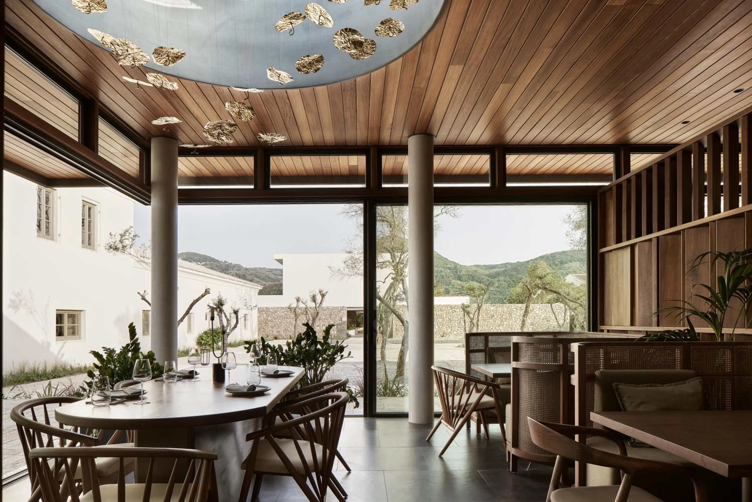 Restaurant/places to eat in The Olivar Suites