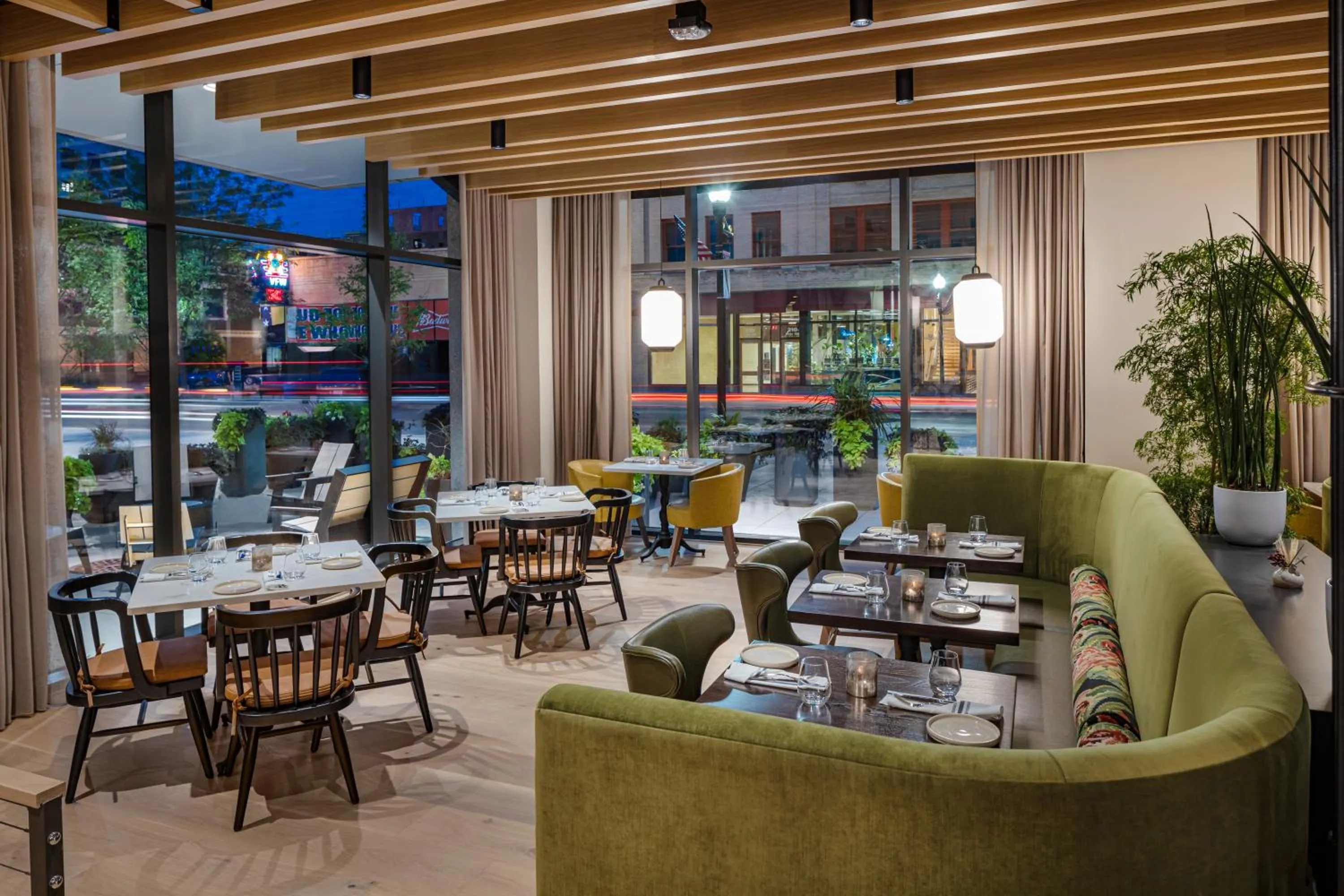 Restaurant/places to eat in Jasper Hotel