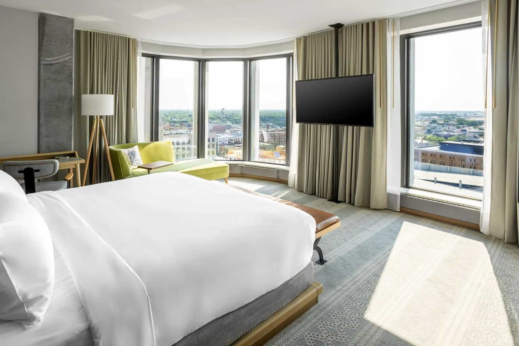 City view, Bed in Jasper Hotel