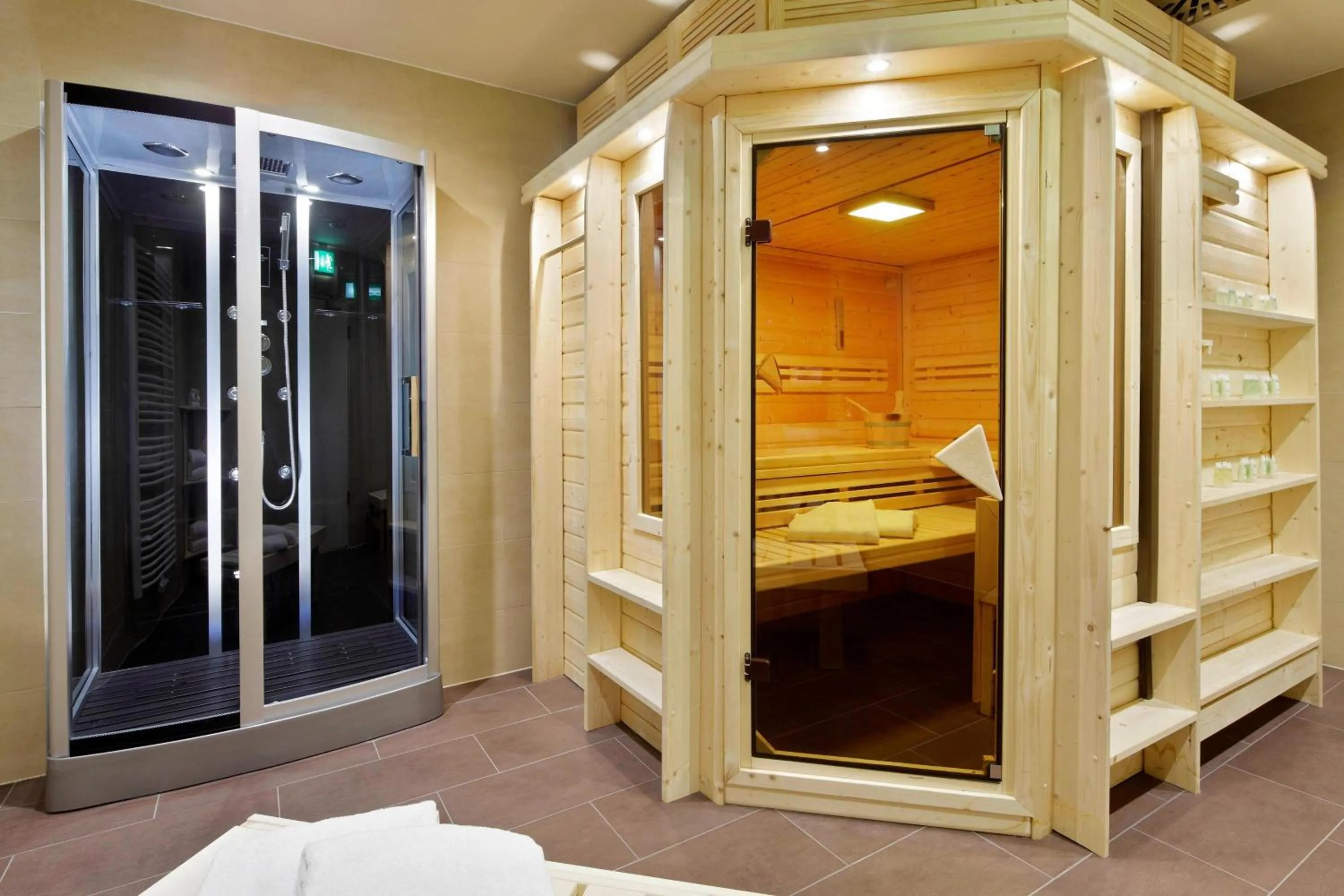 Fitness centre/facilities, Bed in Courtyard by Marriott Hannover Maschsee