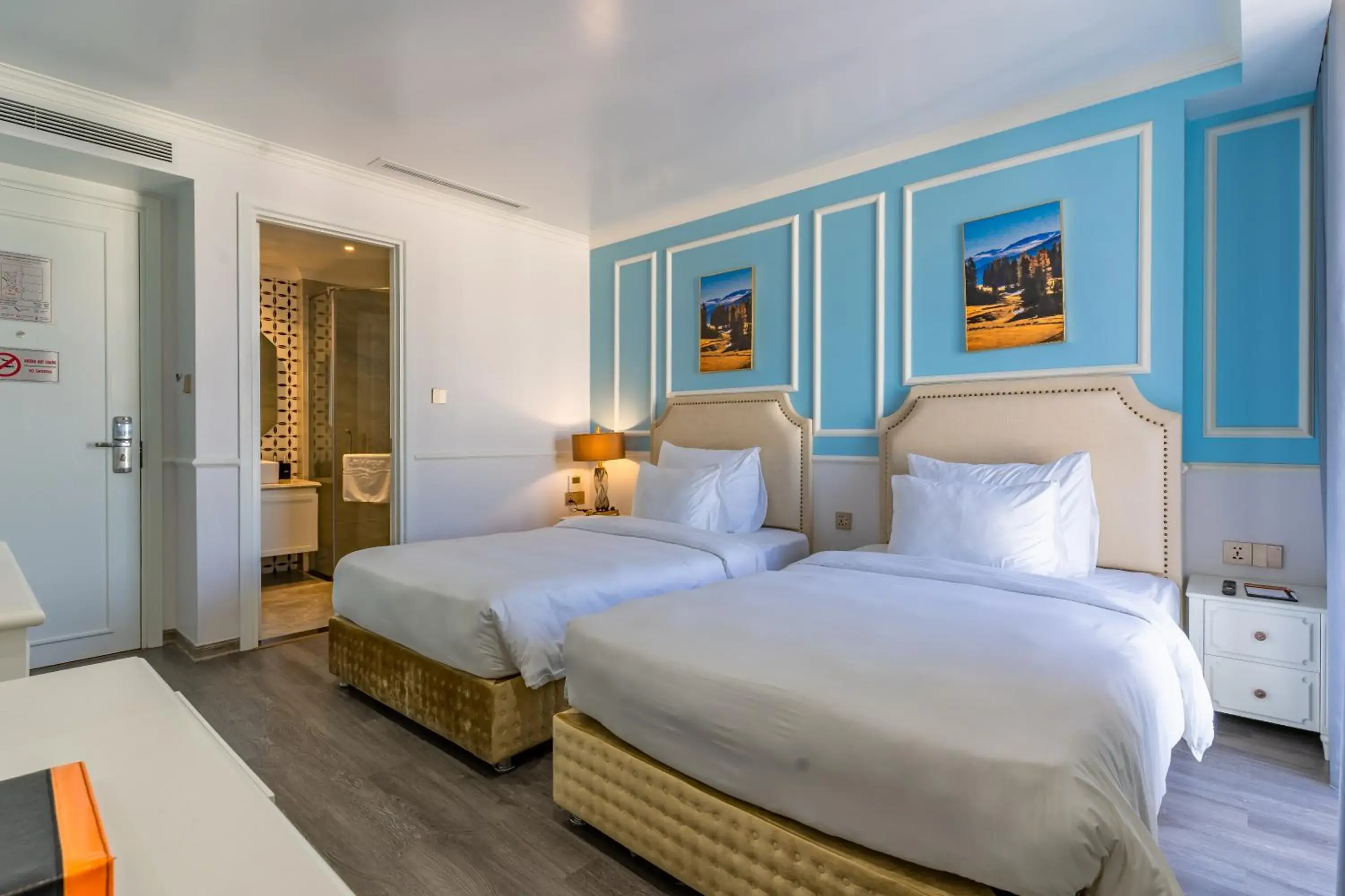 Deluxe Double or Twin Room with City View in La Vague Hotel Deluxe Double or Twin Room with City View in La Vague Hotel