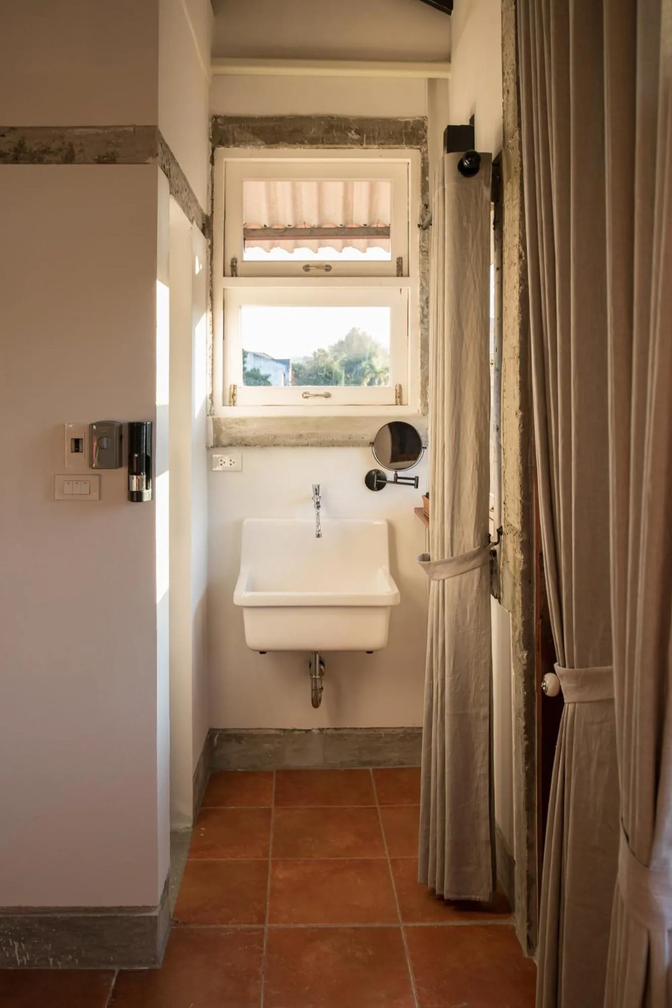 Bedroom in Velawarin Hotel