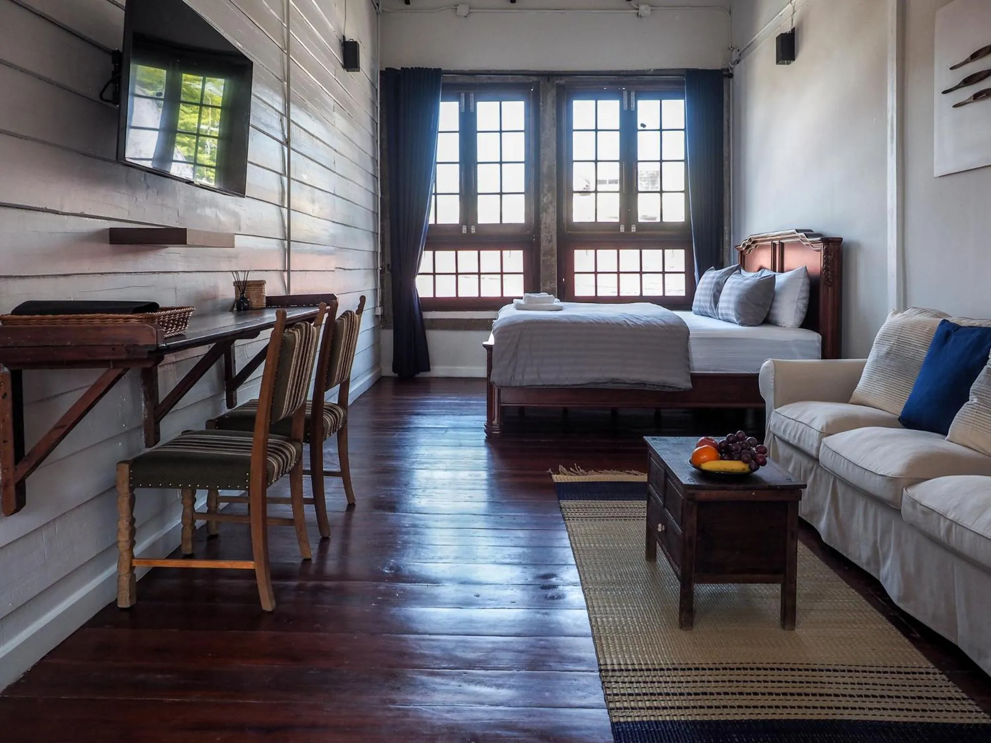 Photo of the whole room in Velawarin Hotel