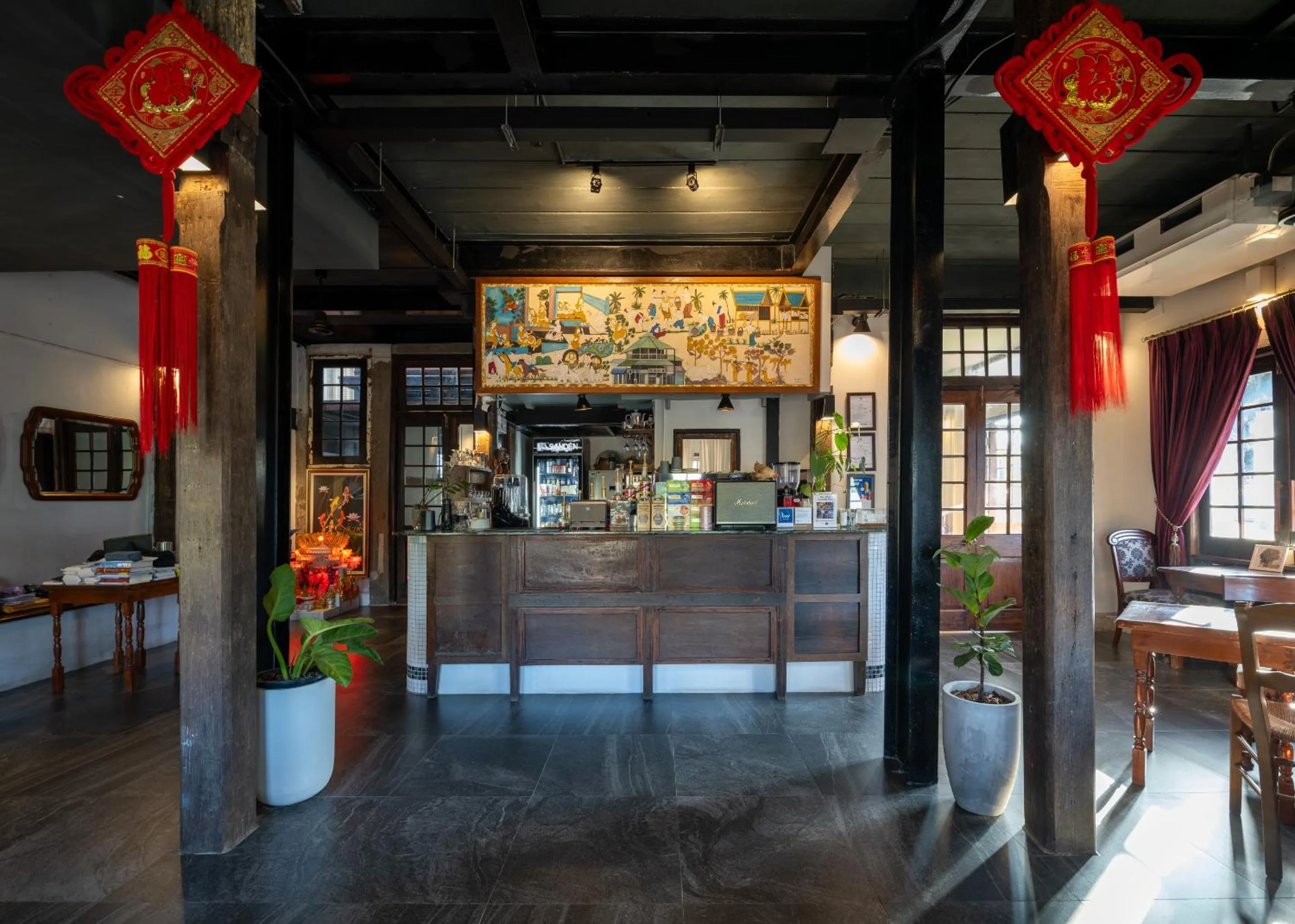 Restaurant/places to eat in Velawarin Hotel