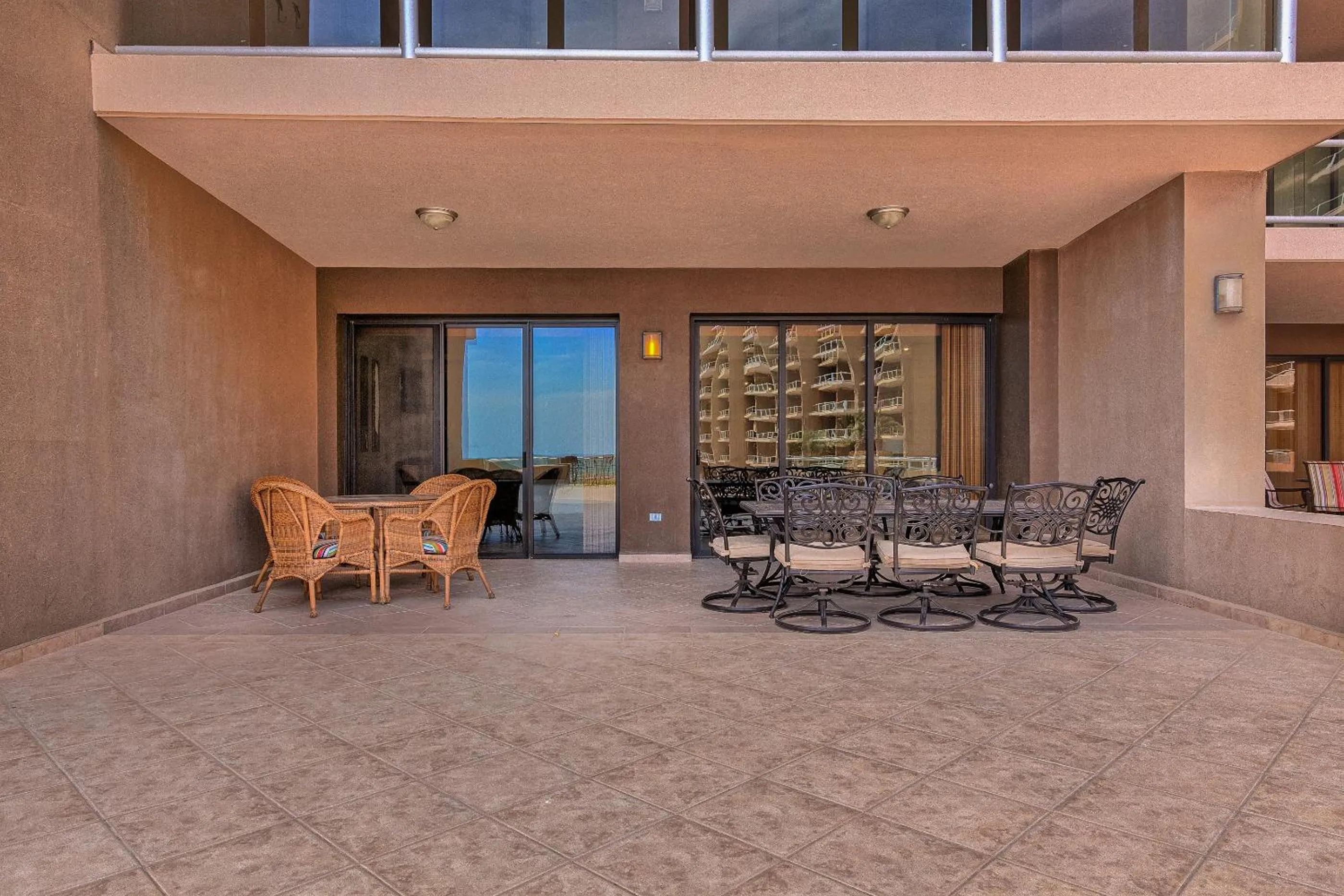 Las Palomas 2BR GROUND FLOOR Huge Patio/Closest to Lazy River/Steps to Beach