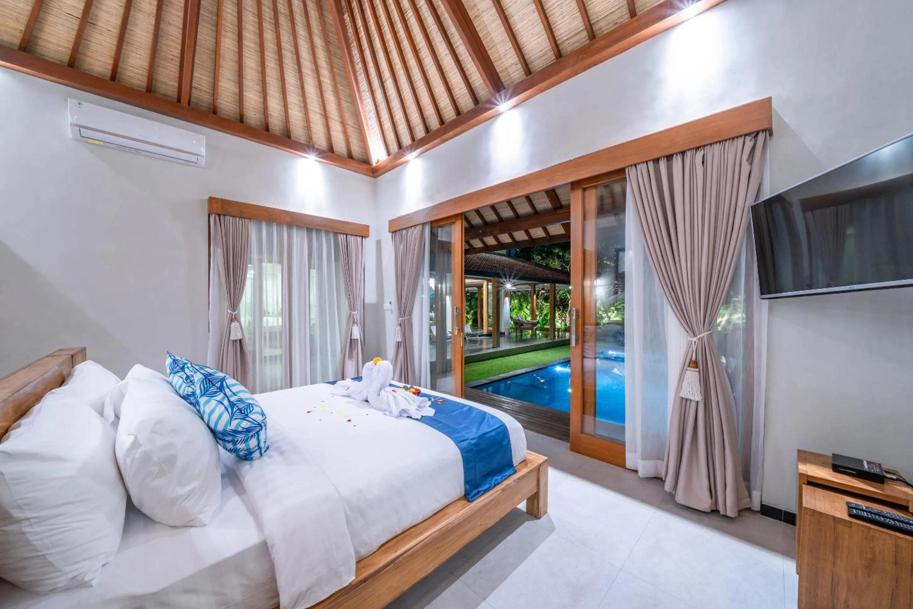 Property building, Bed in Villa Litera Canggu Bali