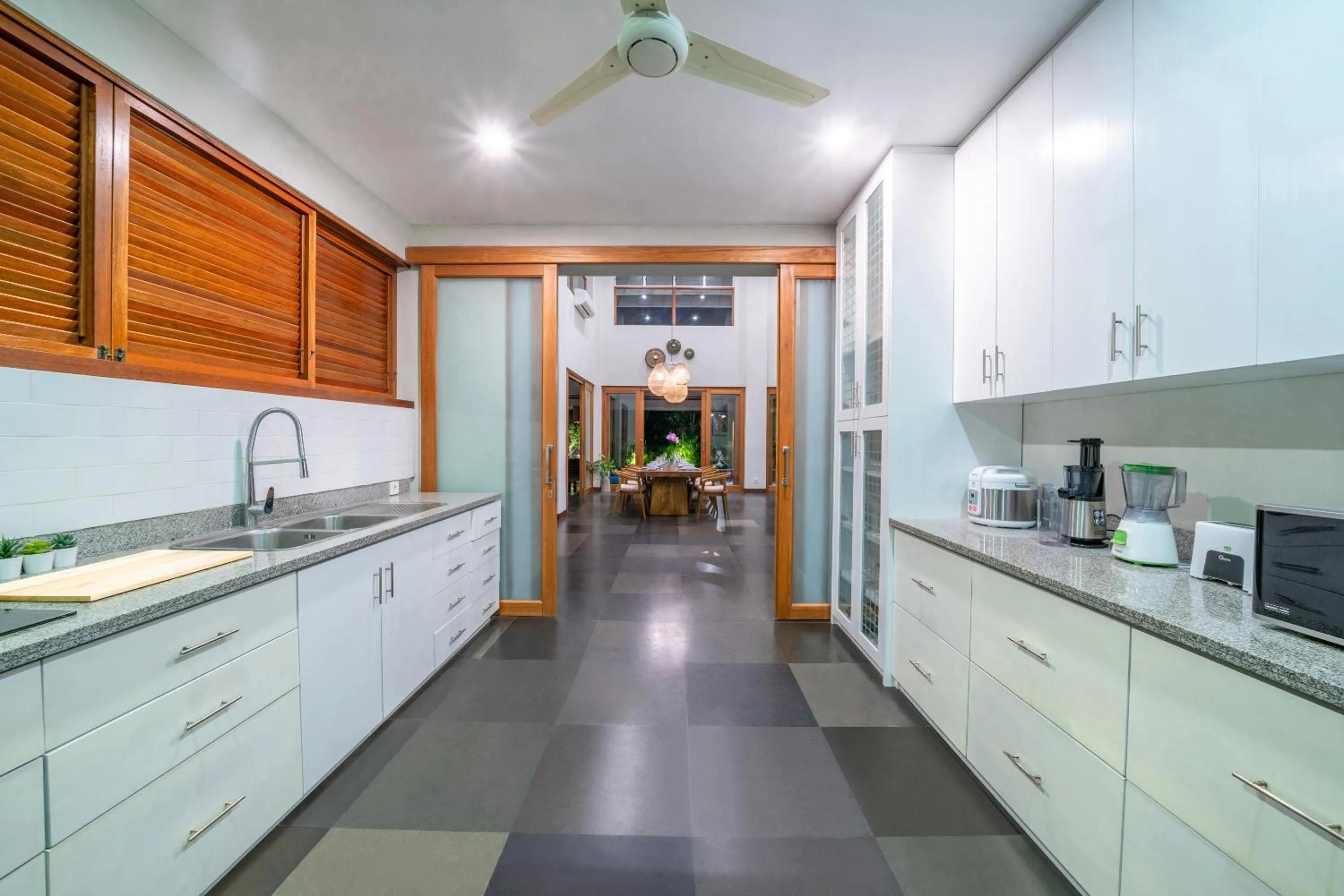 Kitchen or kitchenette in Villa Litera Canggu Bali