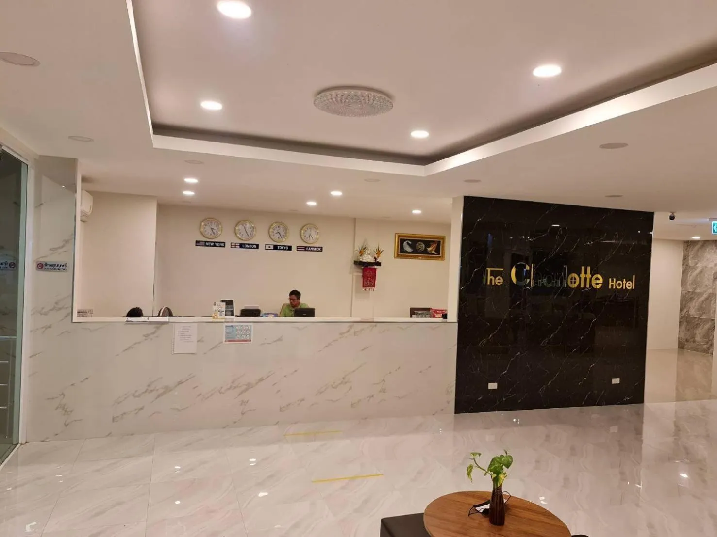 Lobby or reception in The charlotte smart hotel lopburi