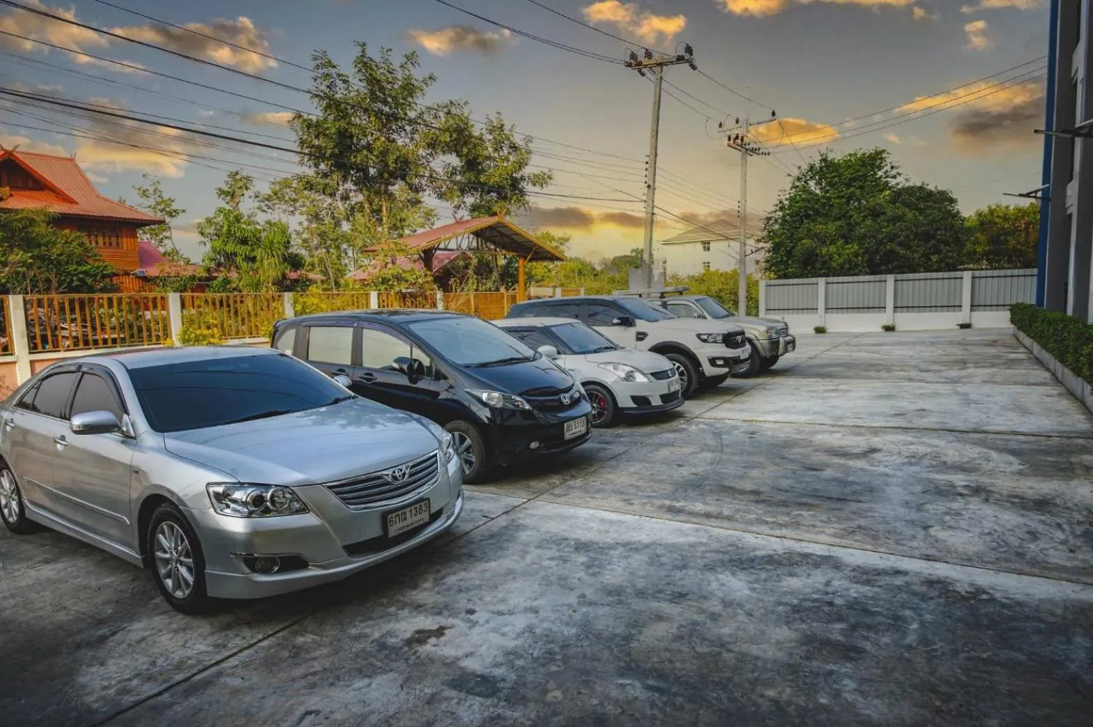 Parking in The charlotte smart hotel lopburi
