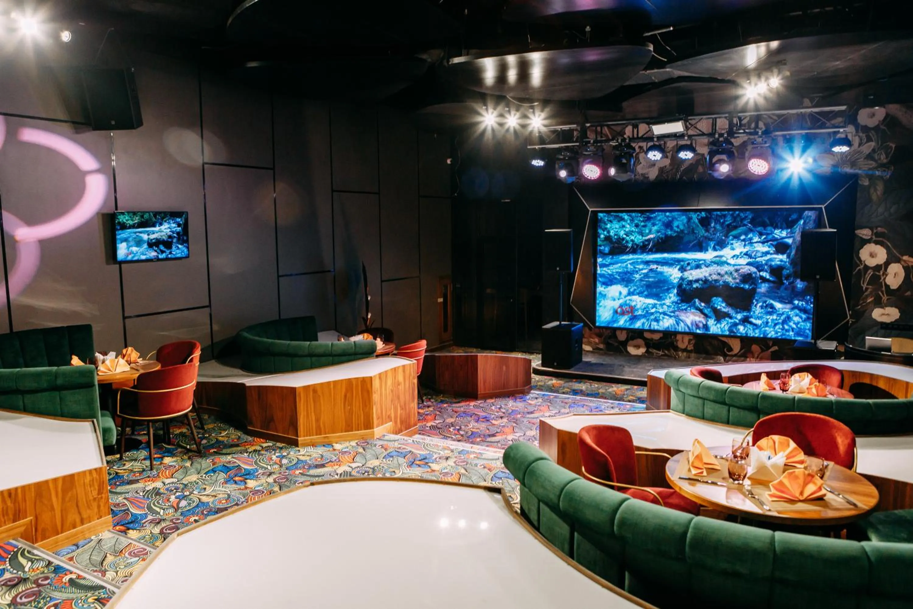 Karaoke in Rixos Turkistan