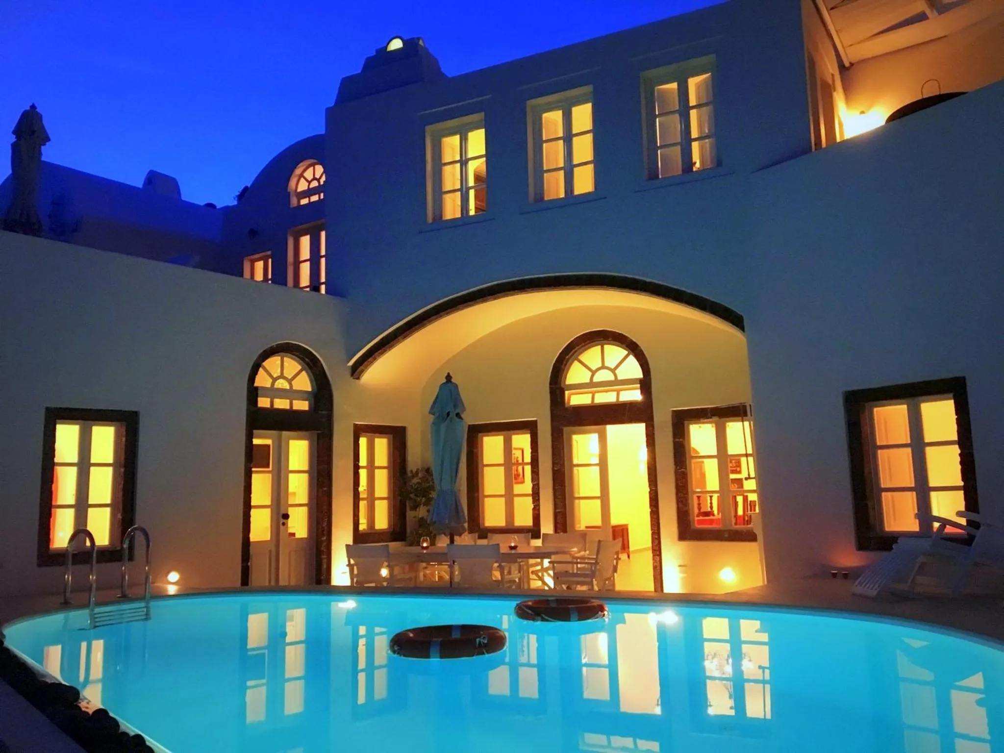 Facade/entrance in Grand Canava