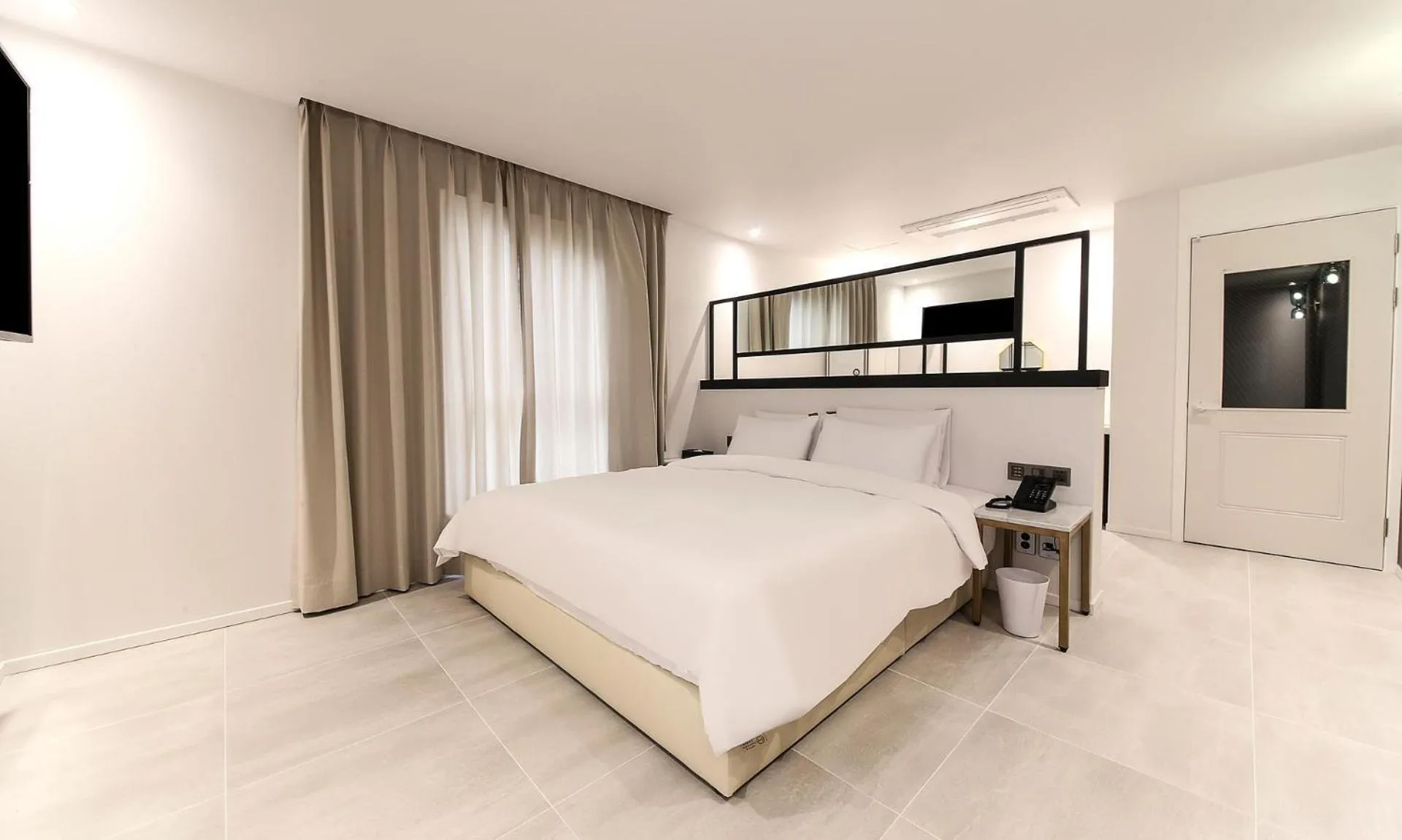 Bed in H moment Hotel songjeong