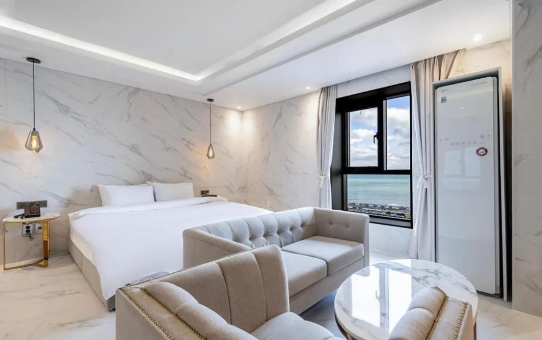 Photo of the whole room, Bed in H moment Hotel songjeong