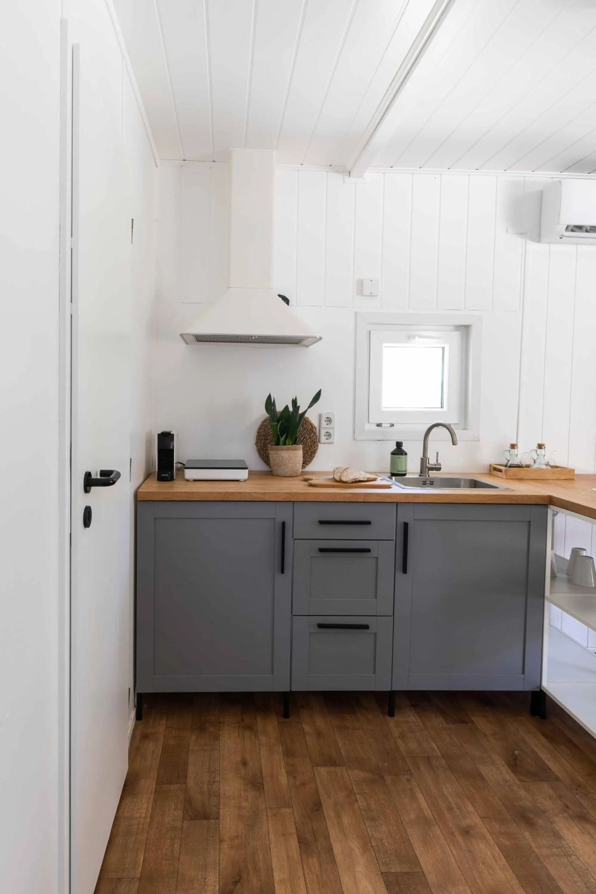 Kitchen or kitchenette in wecamp Cabo de Gata