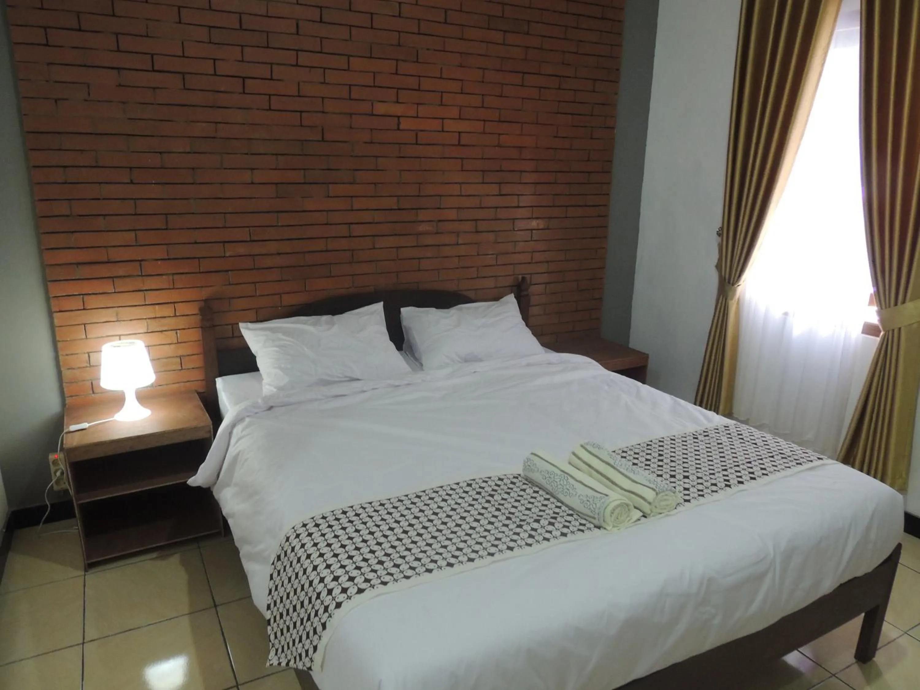 Bed in Omah Mardi Syariah by Ndalem Beong