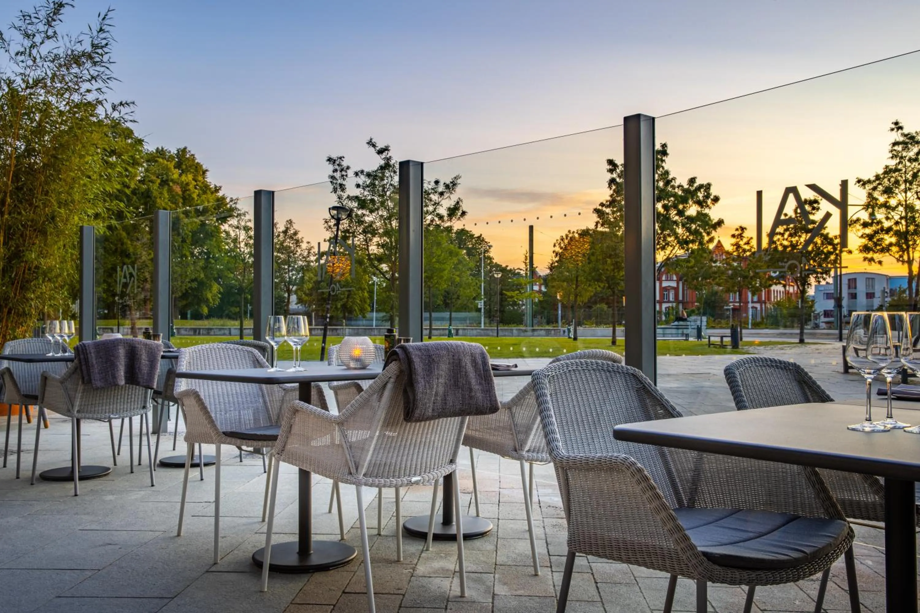 Restaurant/places to eat in ScanHotels City