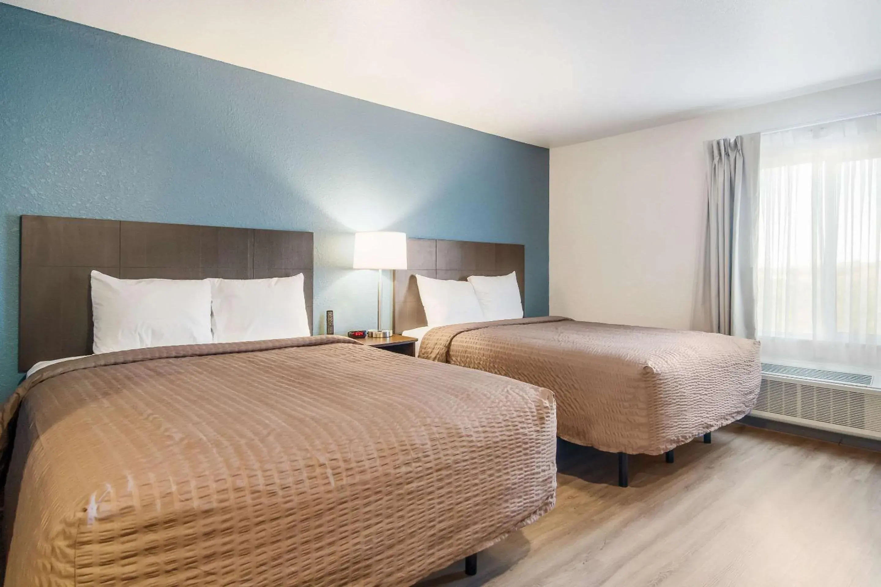 QUEEN SUITE TWO QUEEN BEDS in WoodSpring Suites Jacksonville Baymeadows QUEEN SUITE TWO QUEEN BEDS in WoodSpring Suites Jacksonville Baymeadows