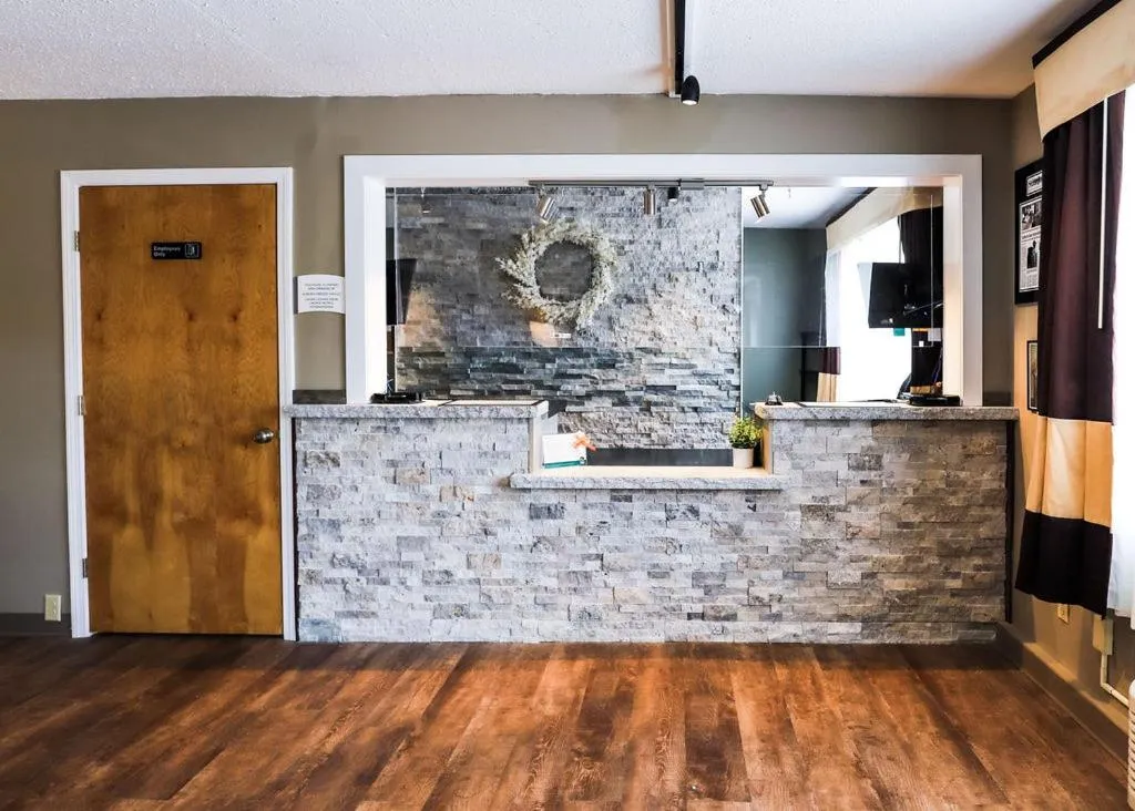 Econo Lodge Auburn I-95