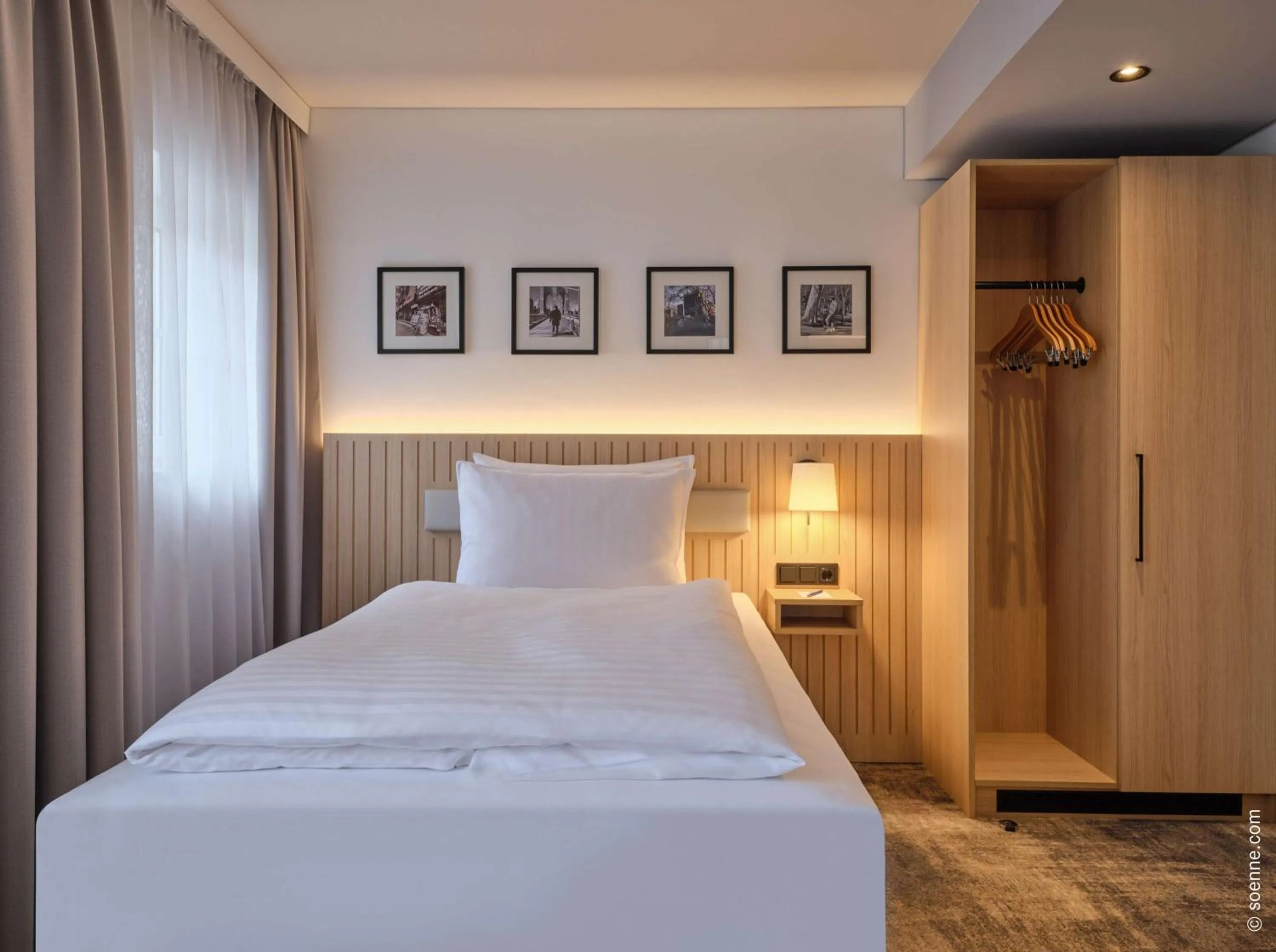 Bedroom, Bed in Dorint Hotel Würzburg