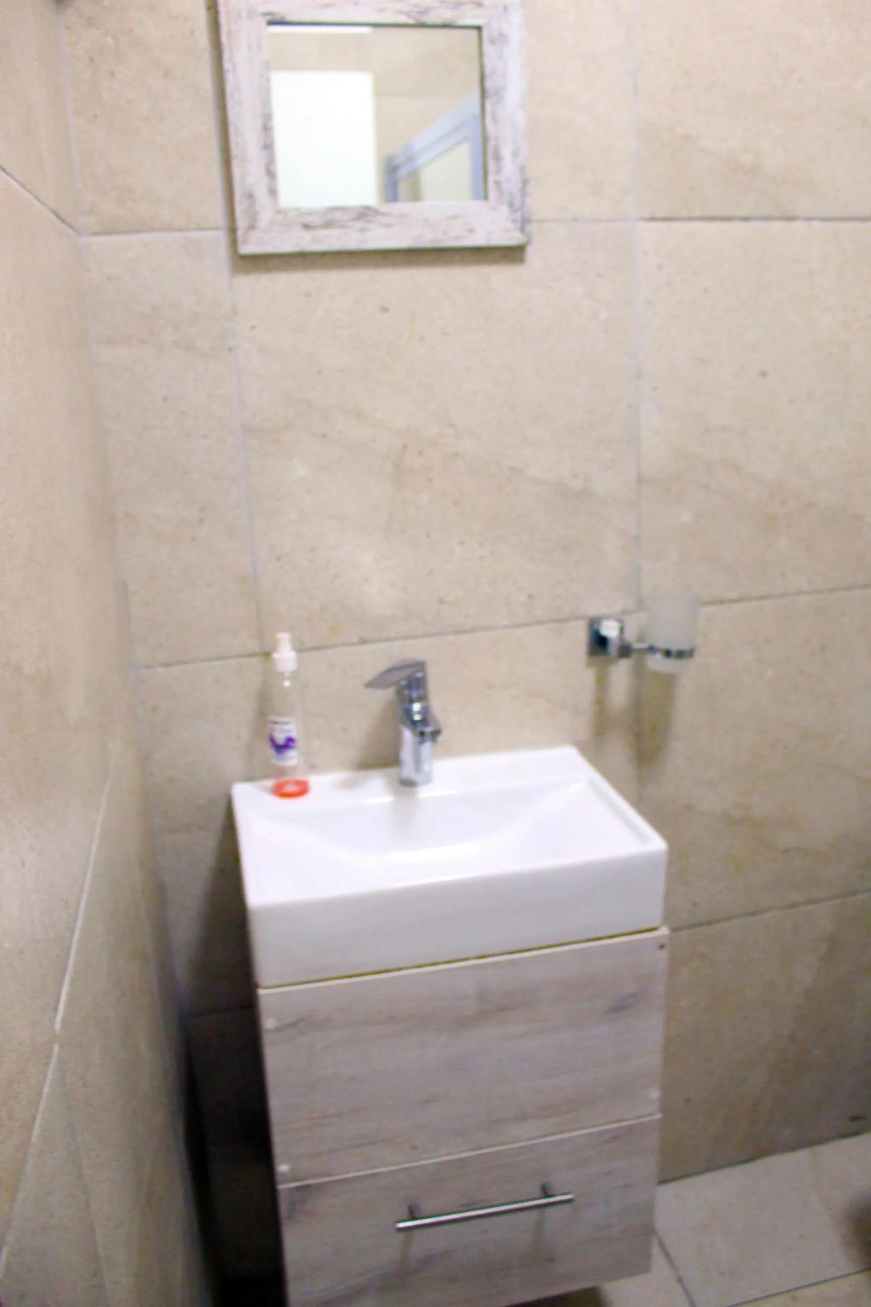 Bathroom in 103onWallace Self Catering Guest House