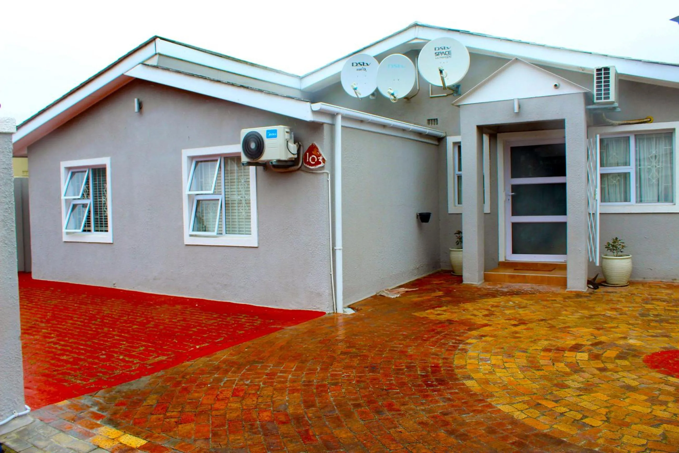 Property building in 103onWallace Self Catering Guest House