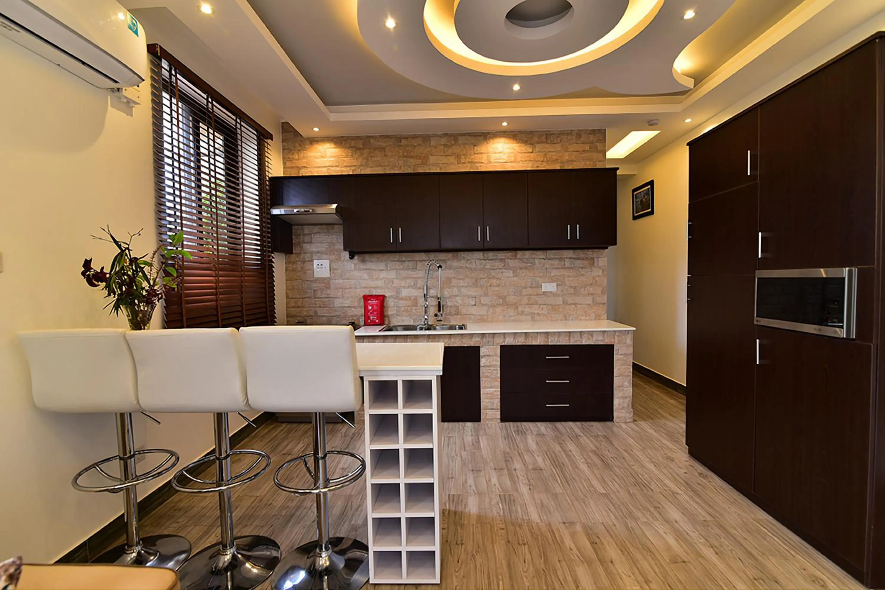 Kitchen or kitchenette in ENTEBBE-STAY Aparthotel - KITOORO