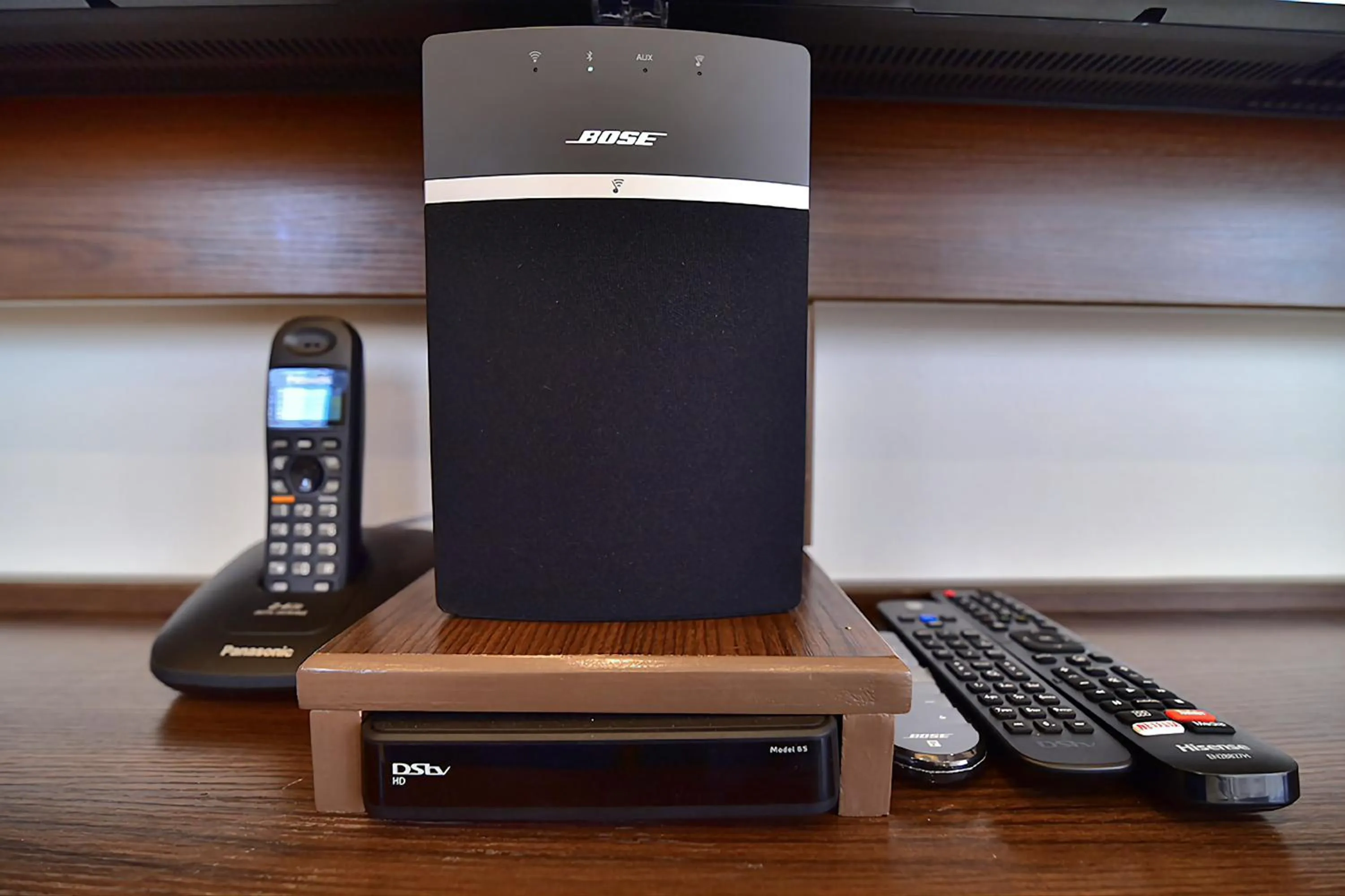 TV and multimedia in ENTEBBE-STAY Aparthotel - KITOORO