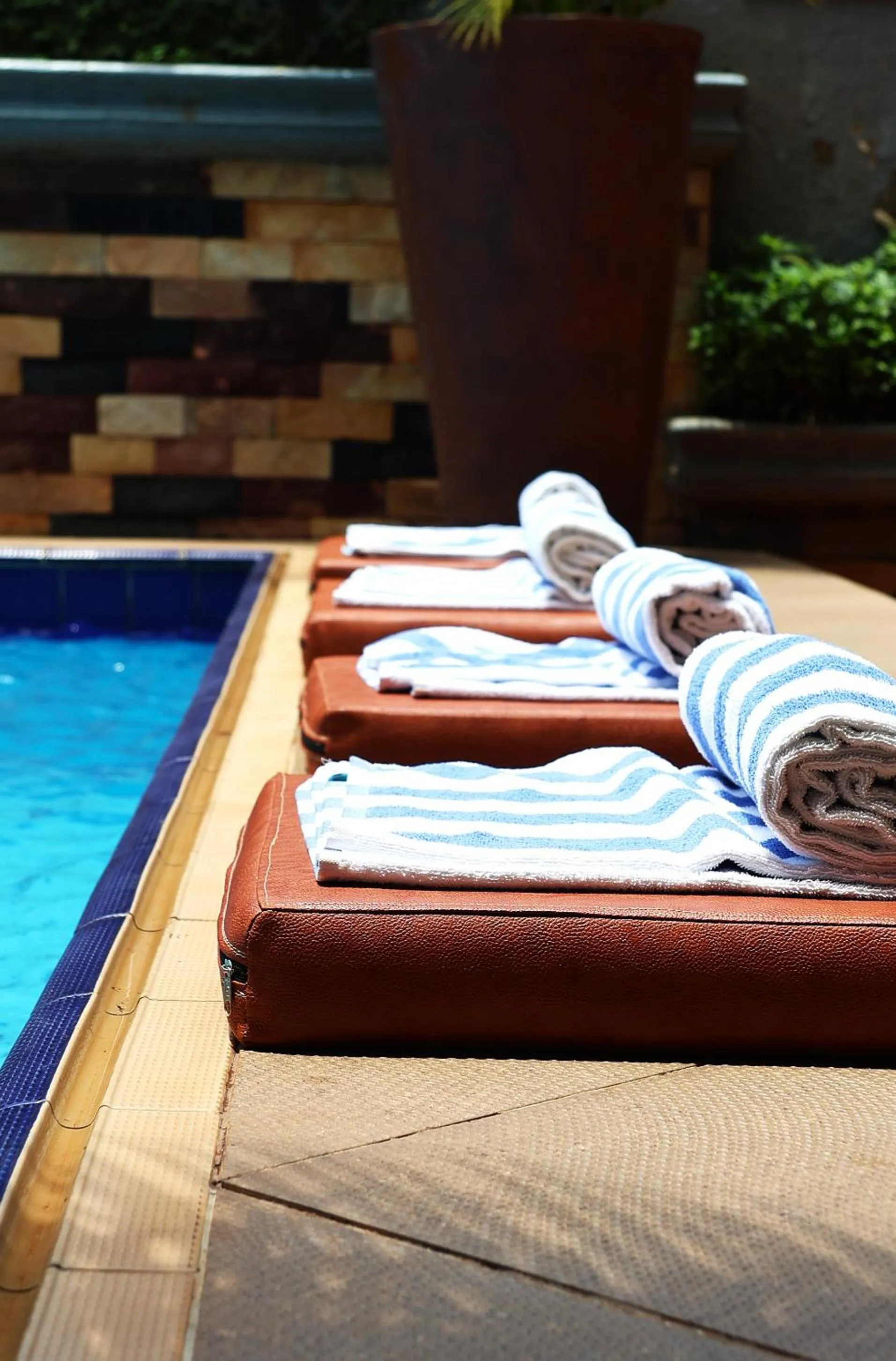 Day in ENTEBBE-STAY Aparthotel - KITOORO