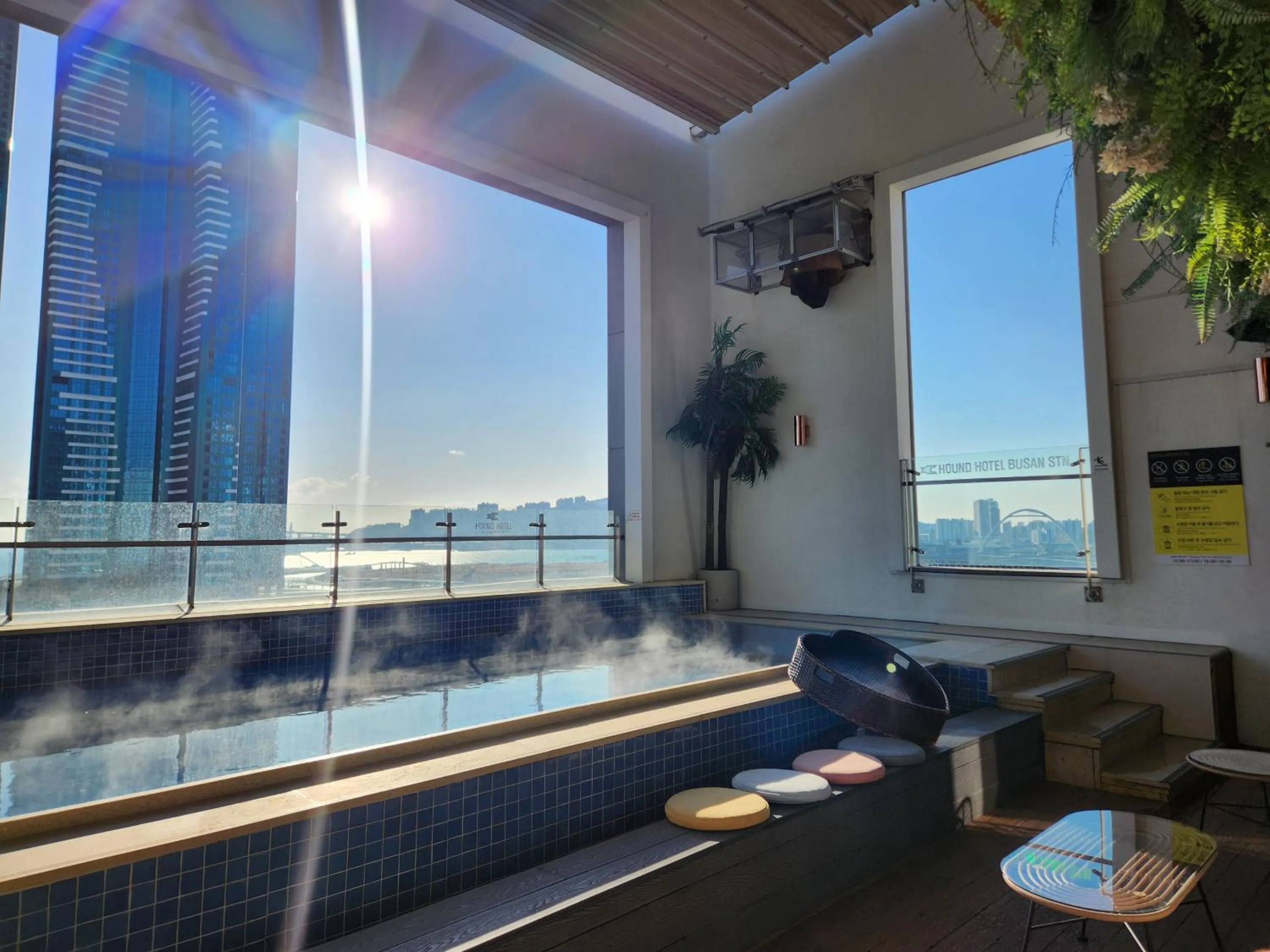 Swimming pool in Hound Hotel Busan Station