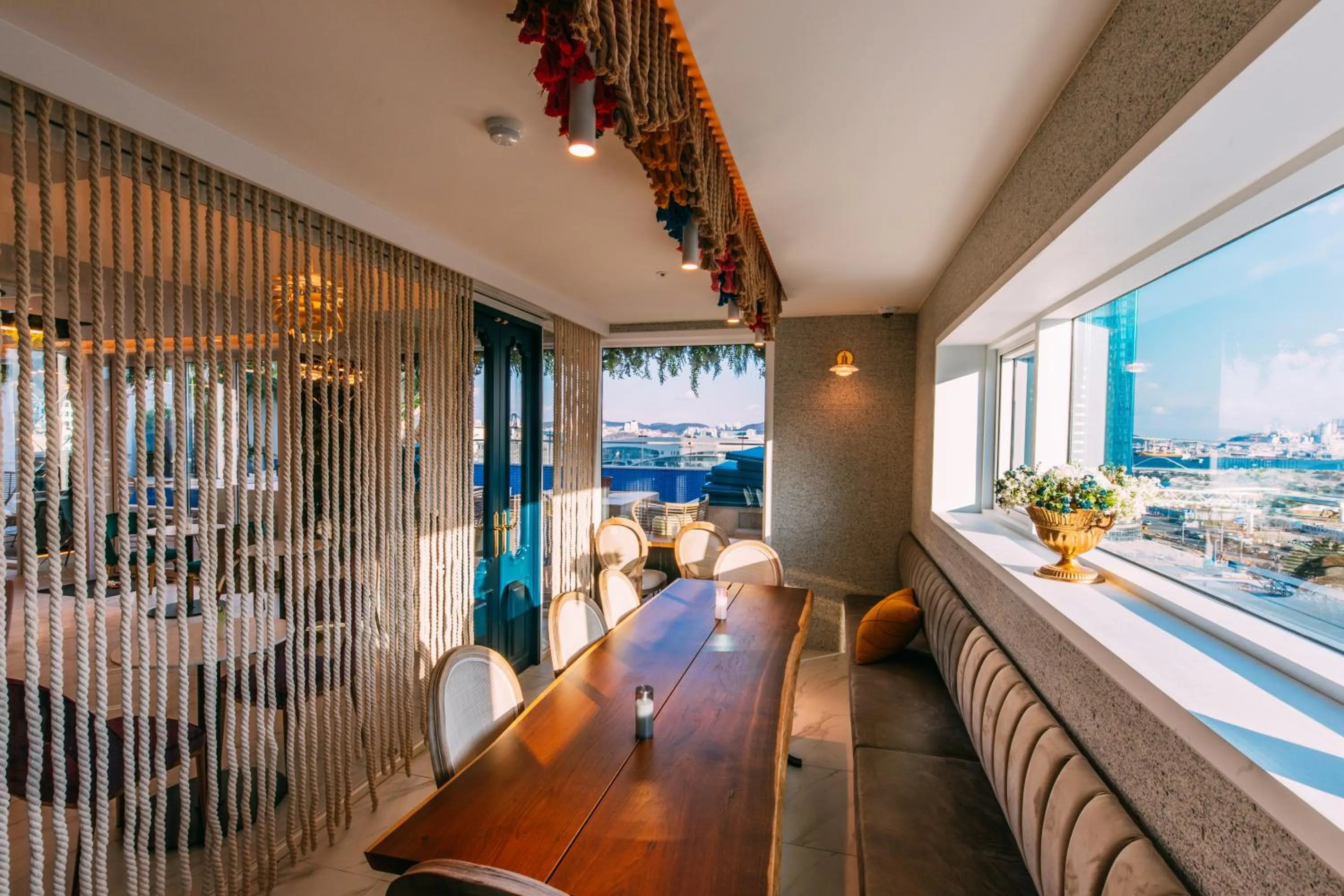 Communal lounge/ TV room in Hound Hotel Busan Station