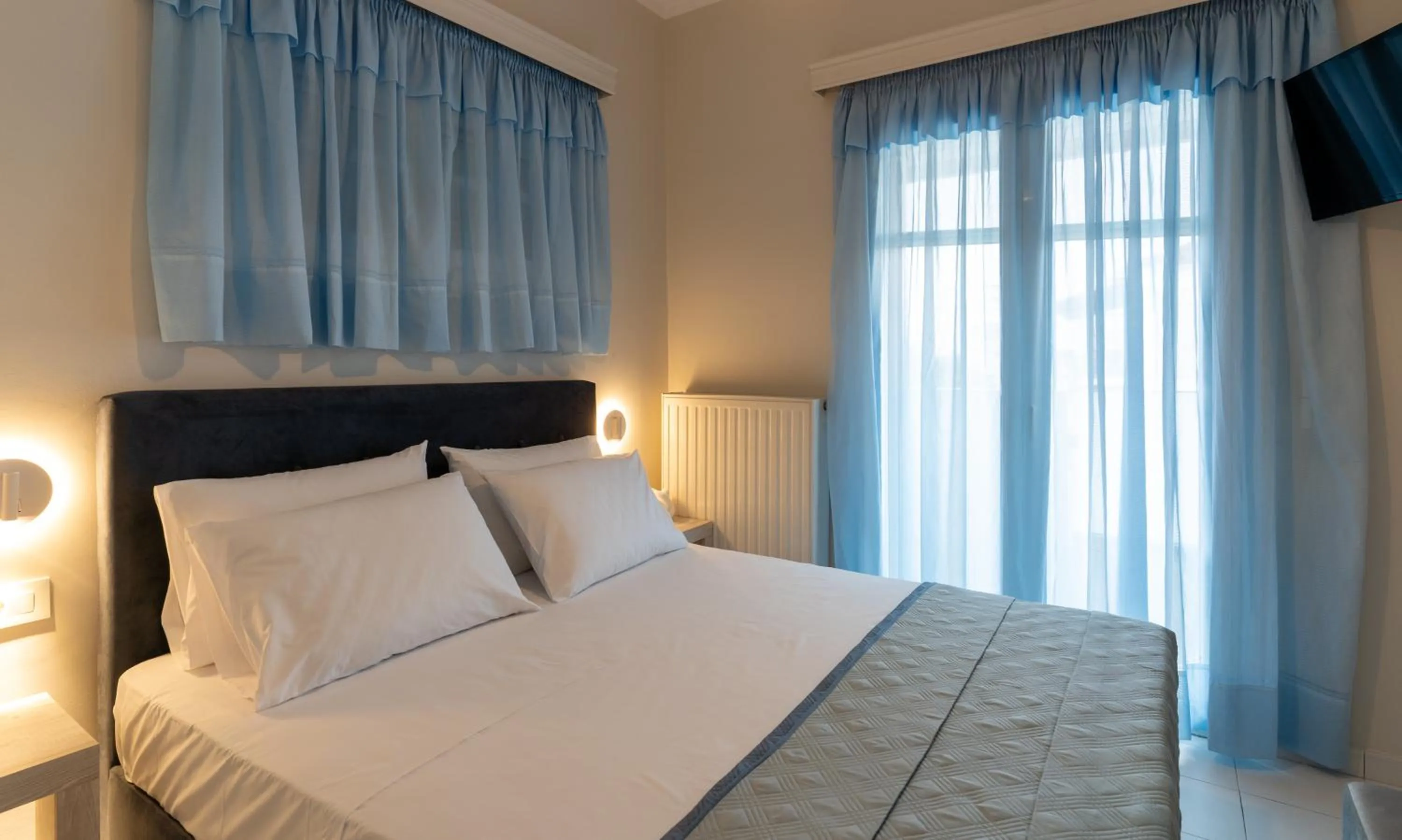 Bed in Acapulco Marinos Apartments- Adults Only