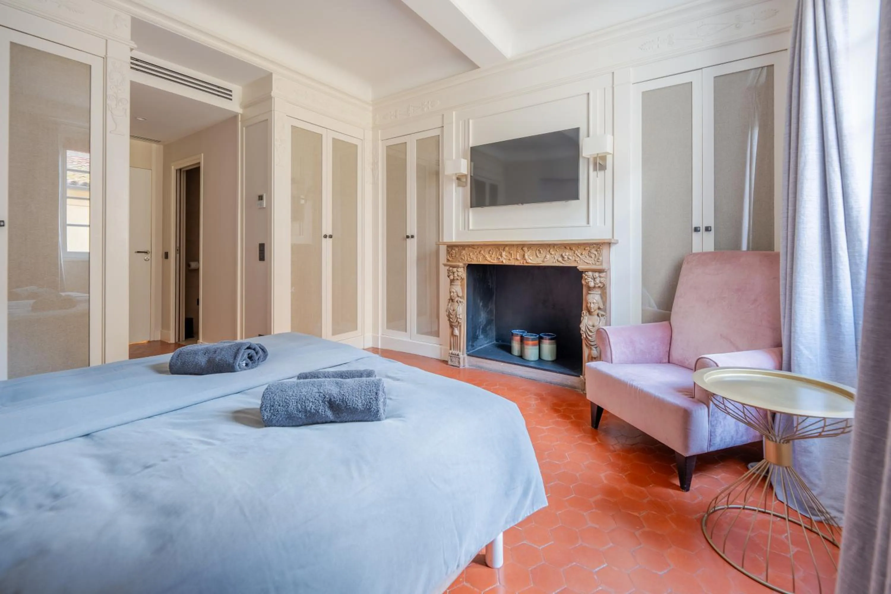 Photo of the whole room, Bed in Beau Clocher