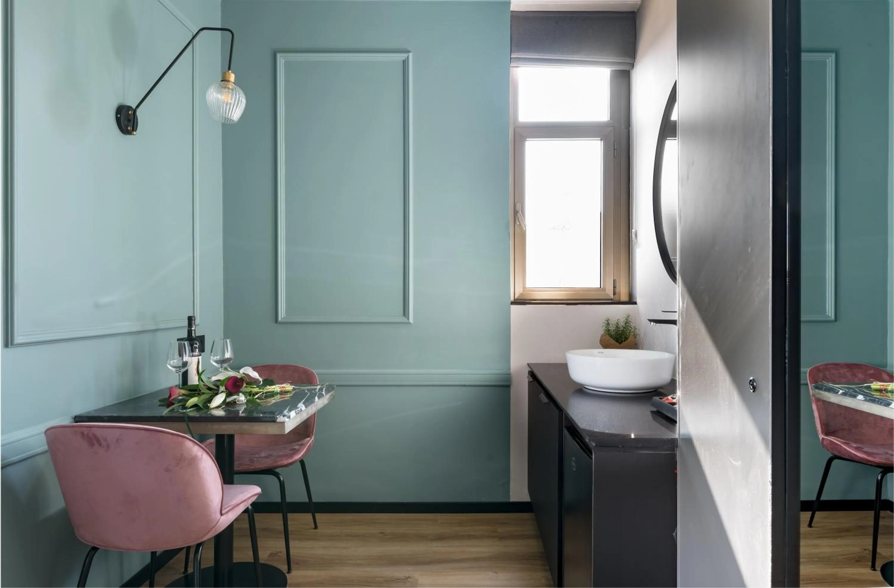 Dining area in Dizengoff Garden Hotel
