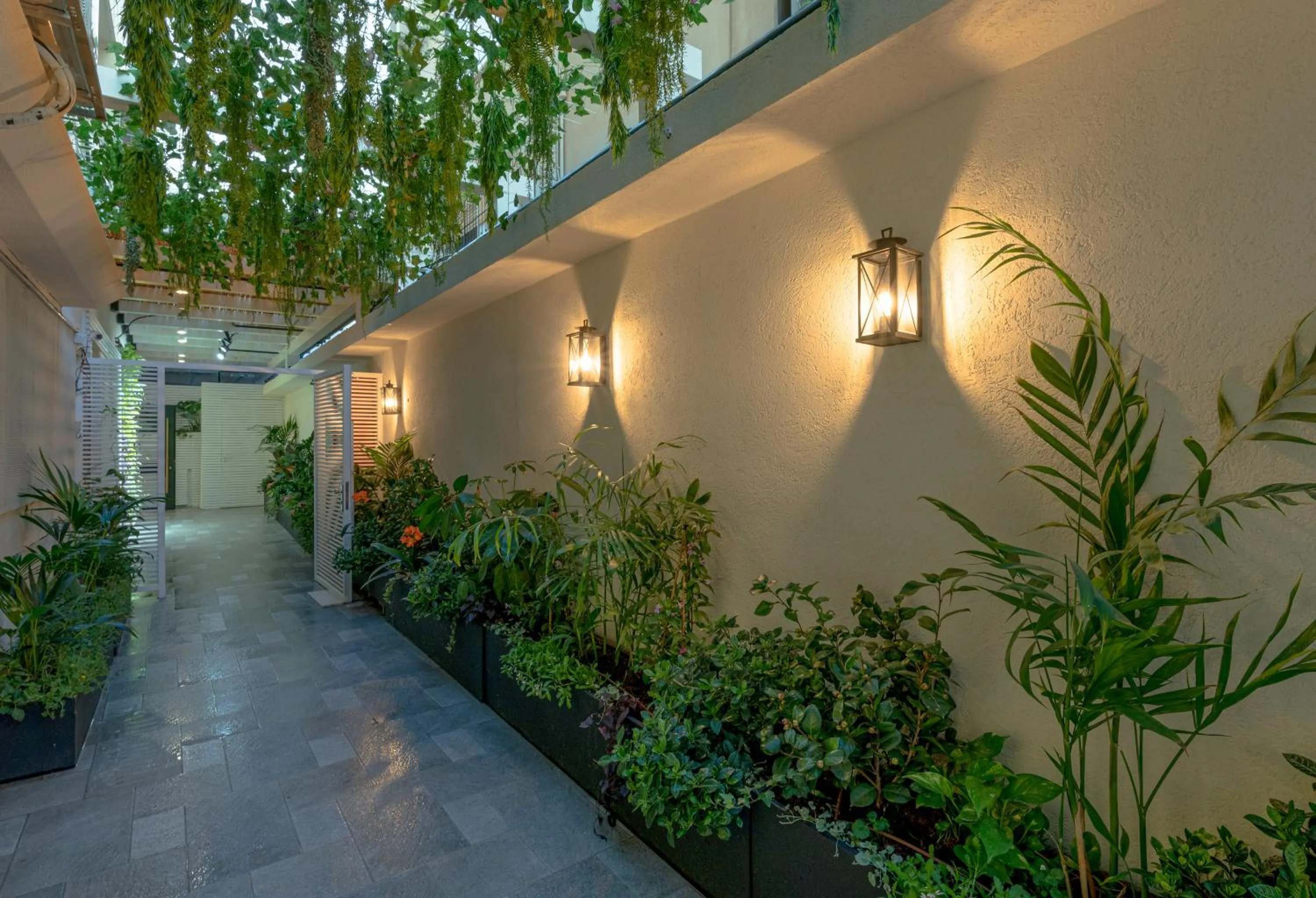 Patio in Dizengoff Garden Hotel